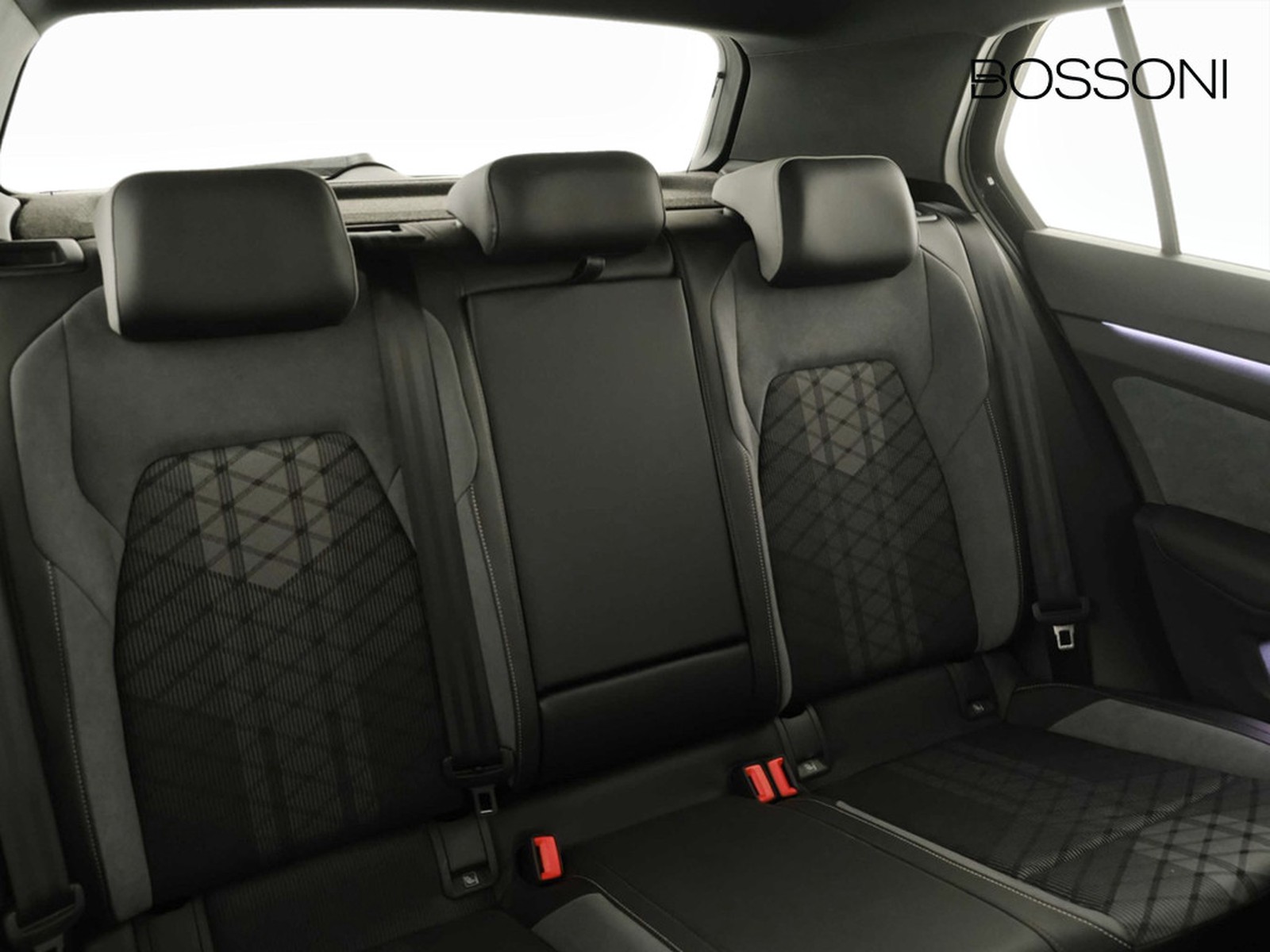 36 - Volkswagen Golf 2.0 tdi scr 150cv r-line dsg