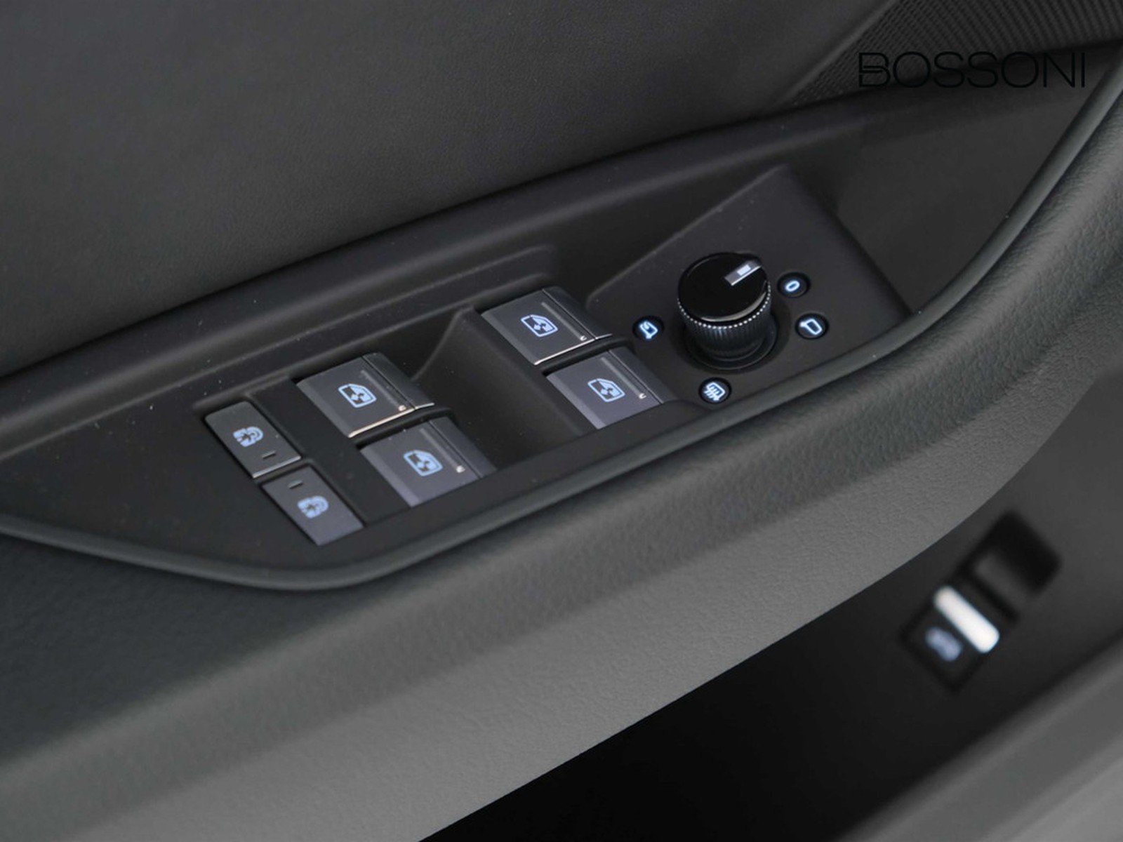 23 - Audi Q8 e-tron 50 business advanced quattro