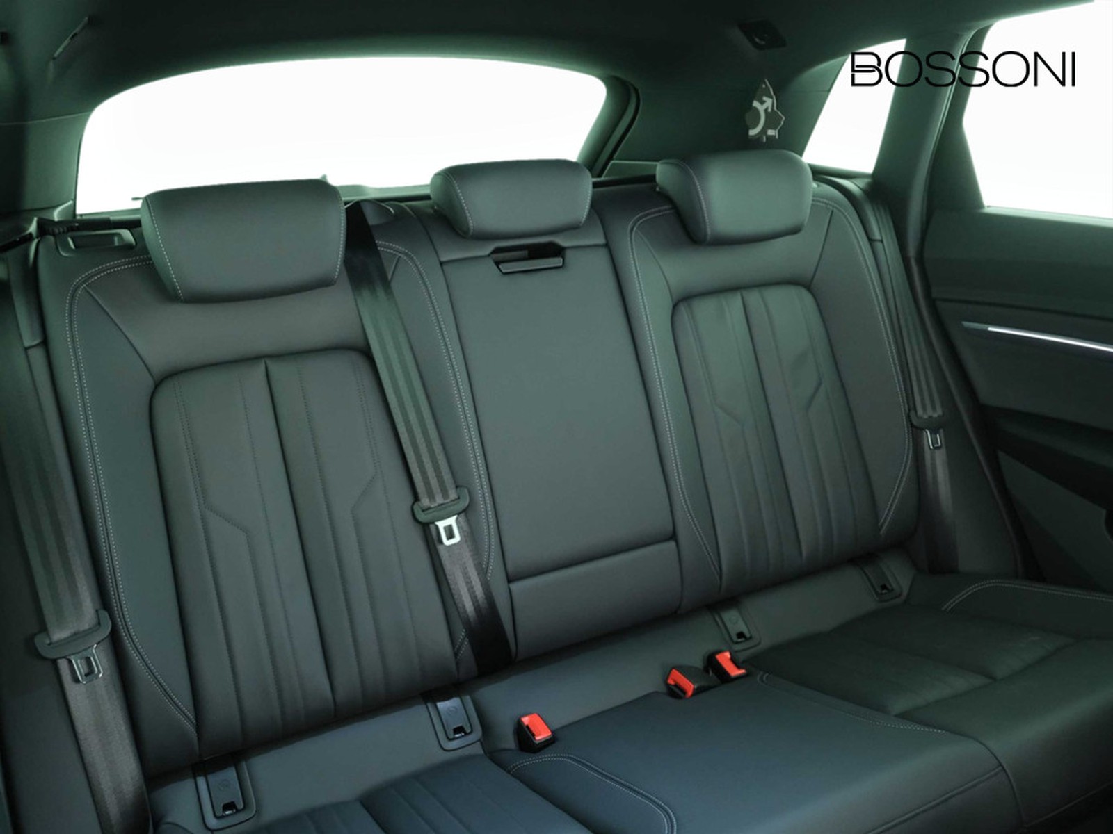 36 - Audi Q8 e-tron 50 business advanced quattro