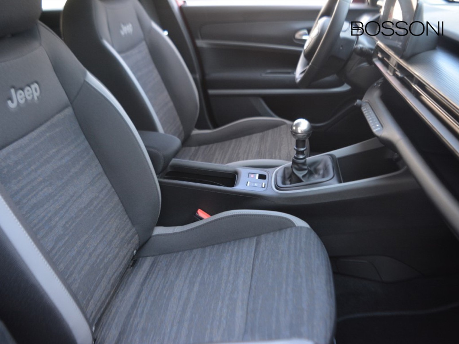 5 - Jeep Avenger 1.2 turbo 100cv longitude fwd