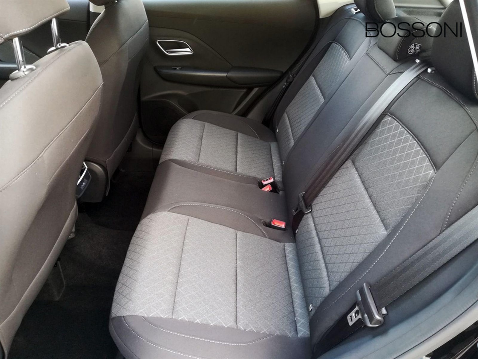 10 - Mg ZS 1.5 hybrid+ comfort auto