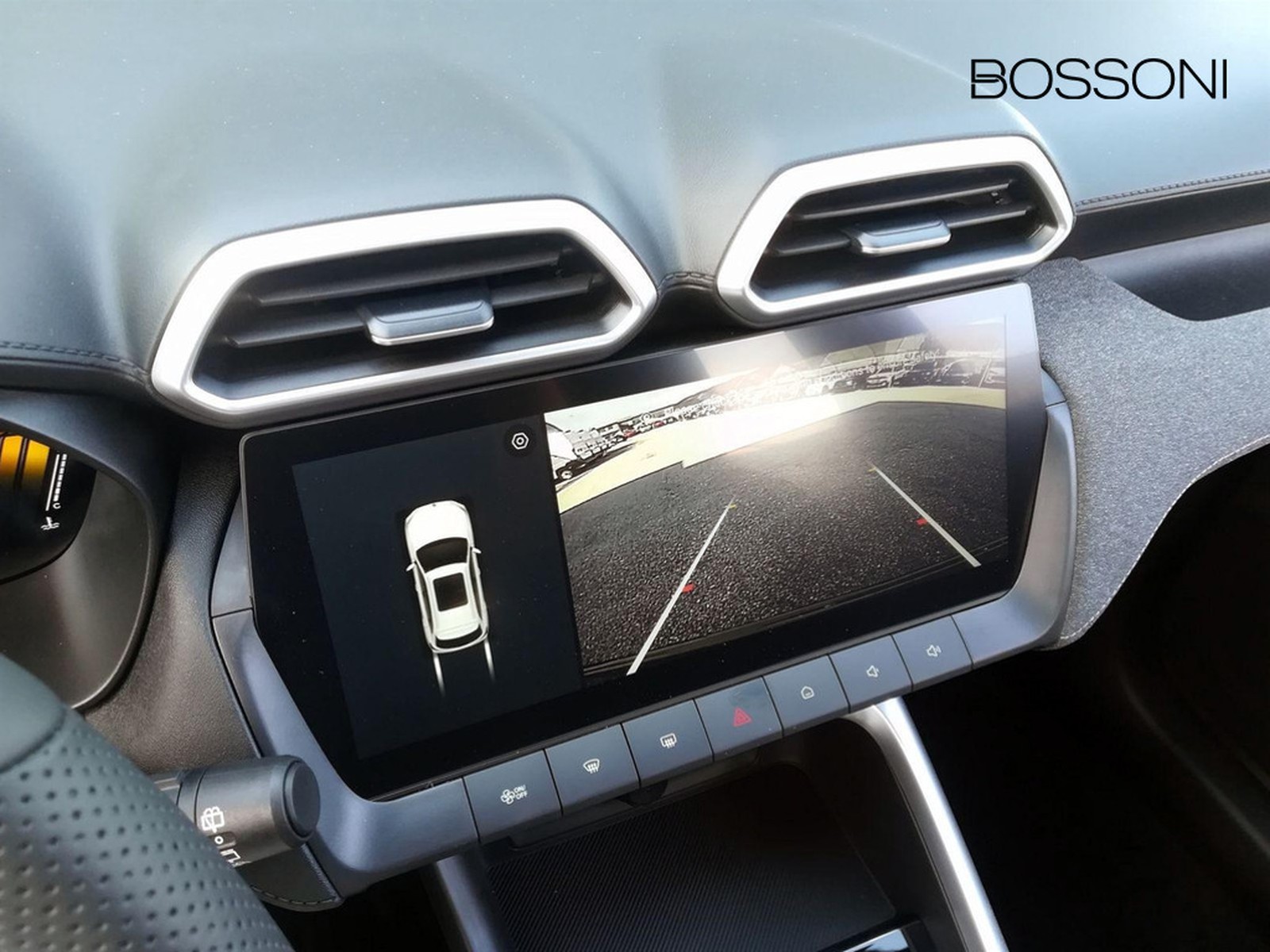 12 - Mg ZS 1.5 hybrid+ comfort auto