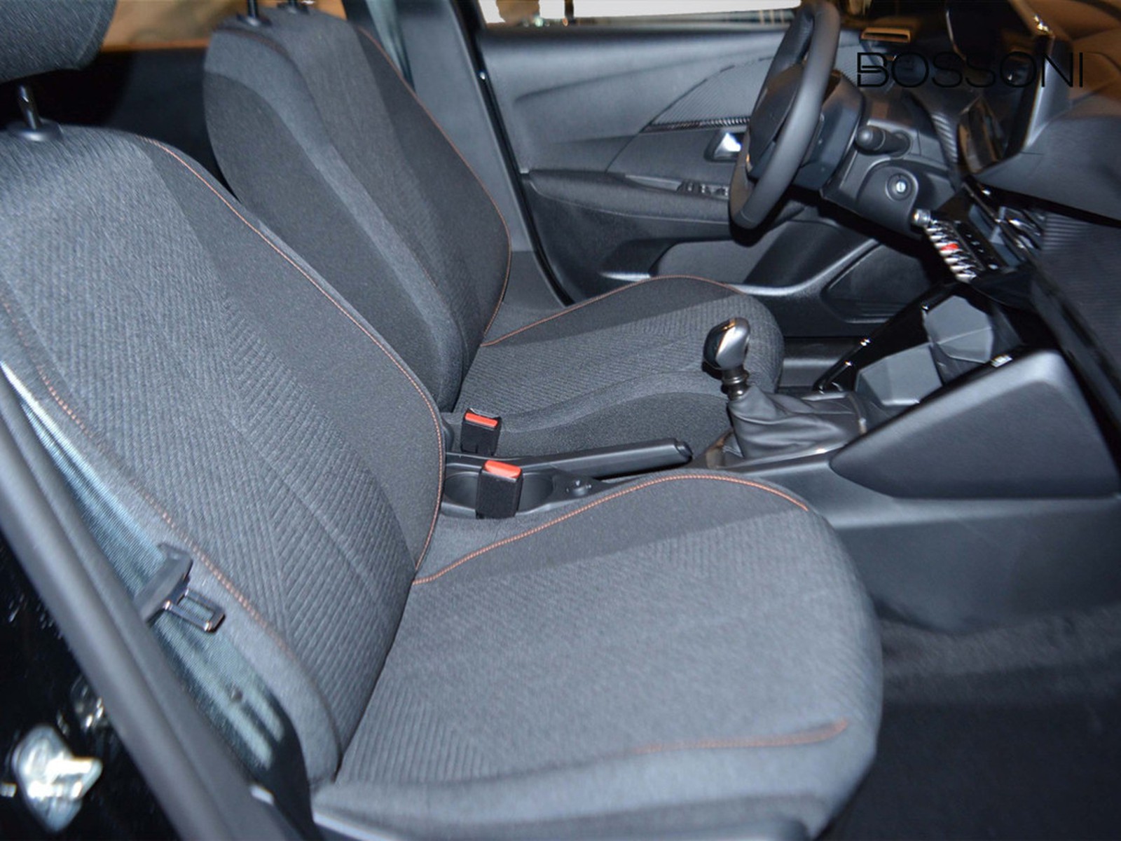 5 - Peugeot 208 1.2 puretech 100cv style s&s