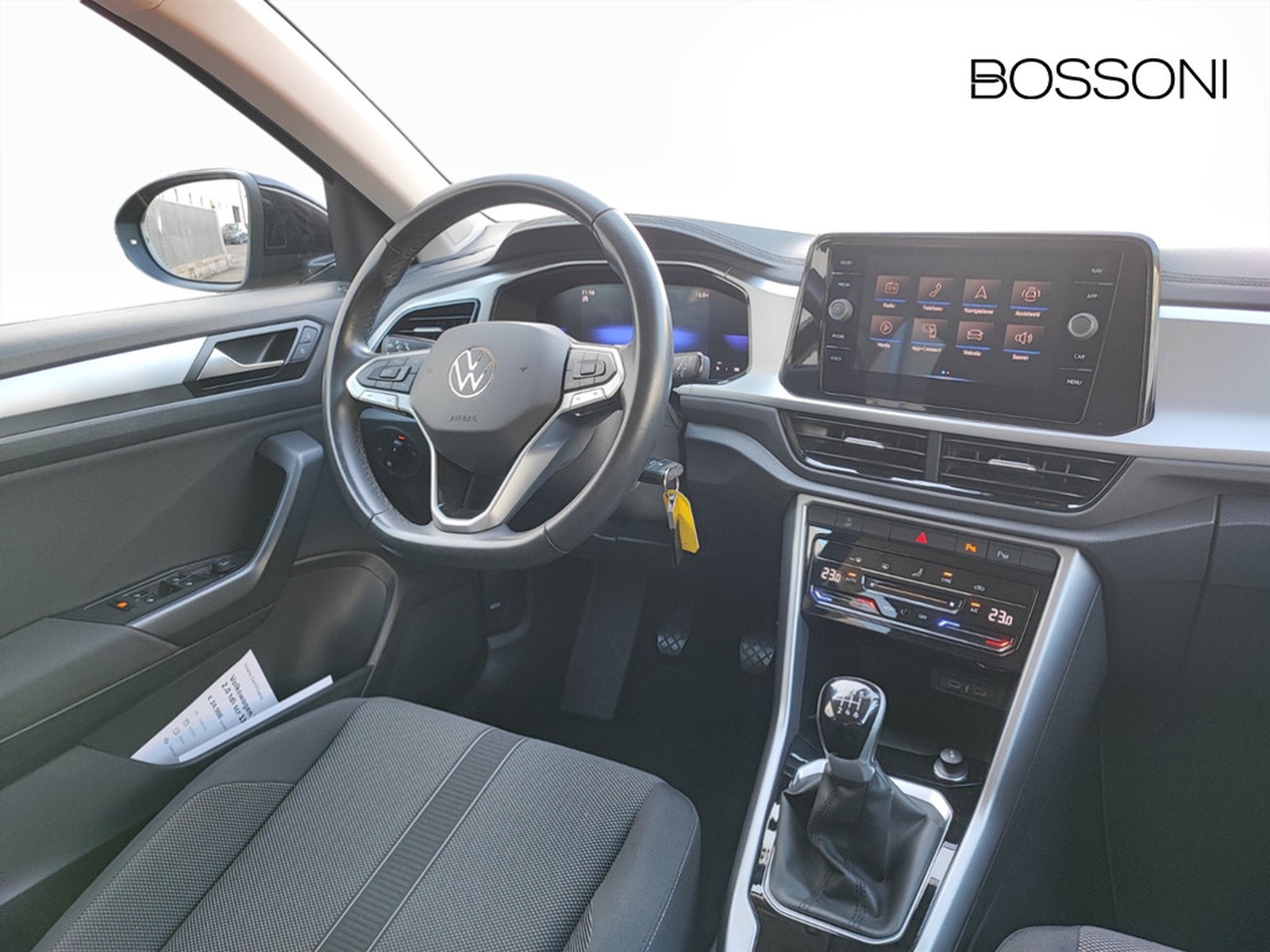 8 - Volkswagen T-Roc 2.0 tdi scr 115cv style