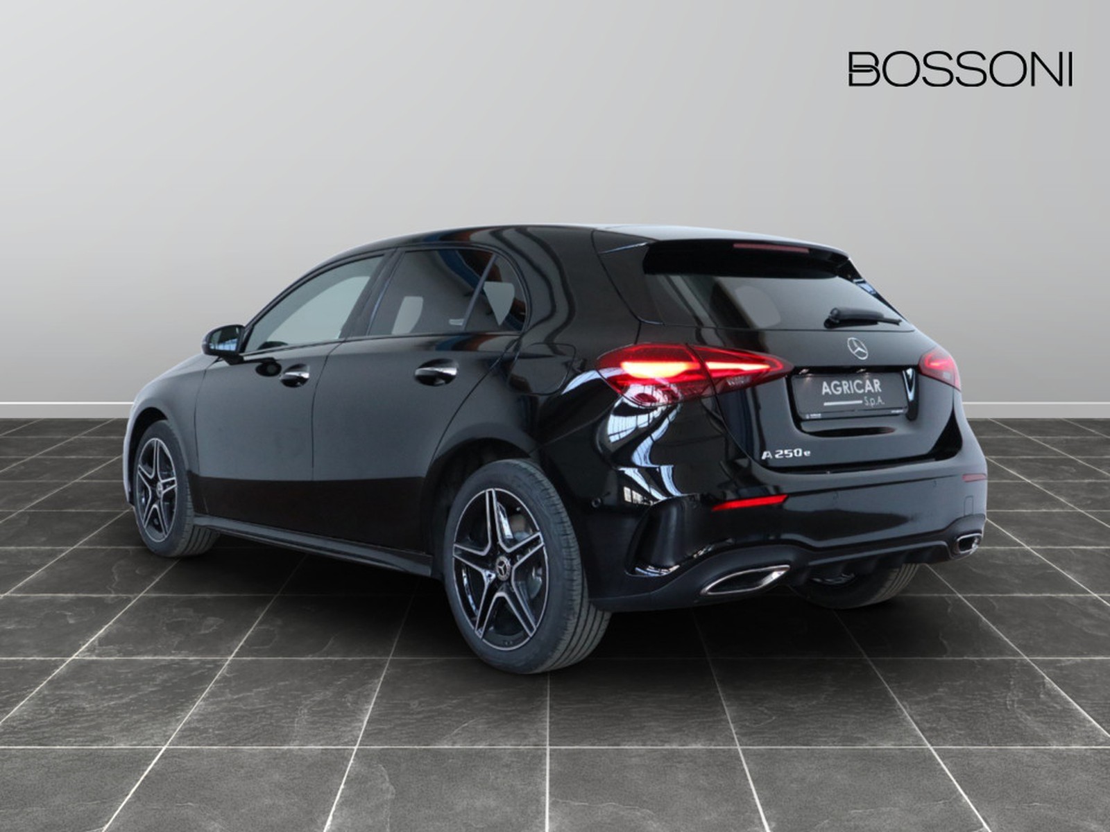 5 - Mercedes Classe A 250 e plug-in-hybrid amg line advanced plus speedshift dct amg 8g