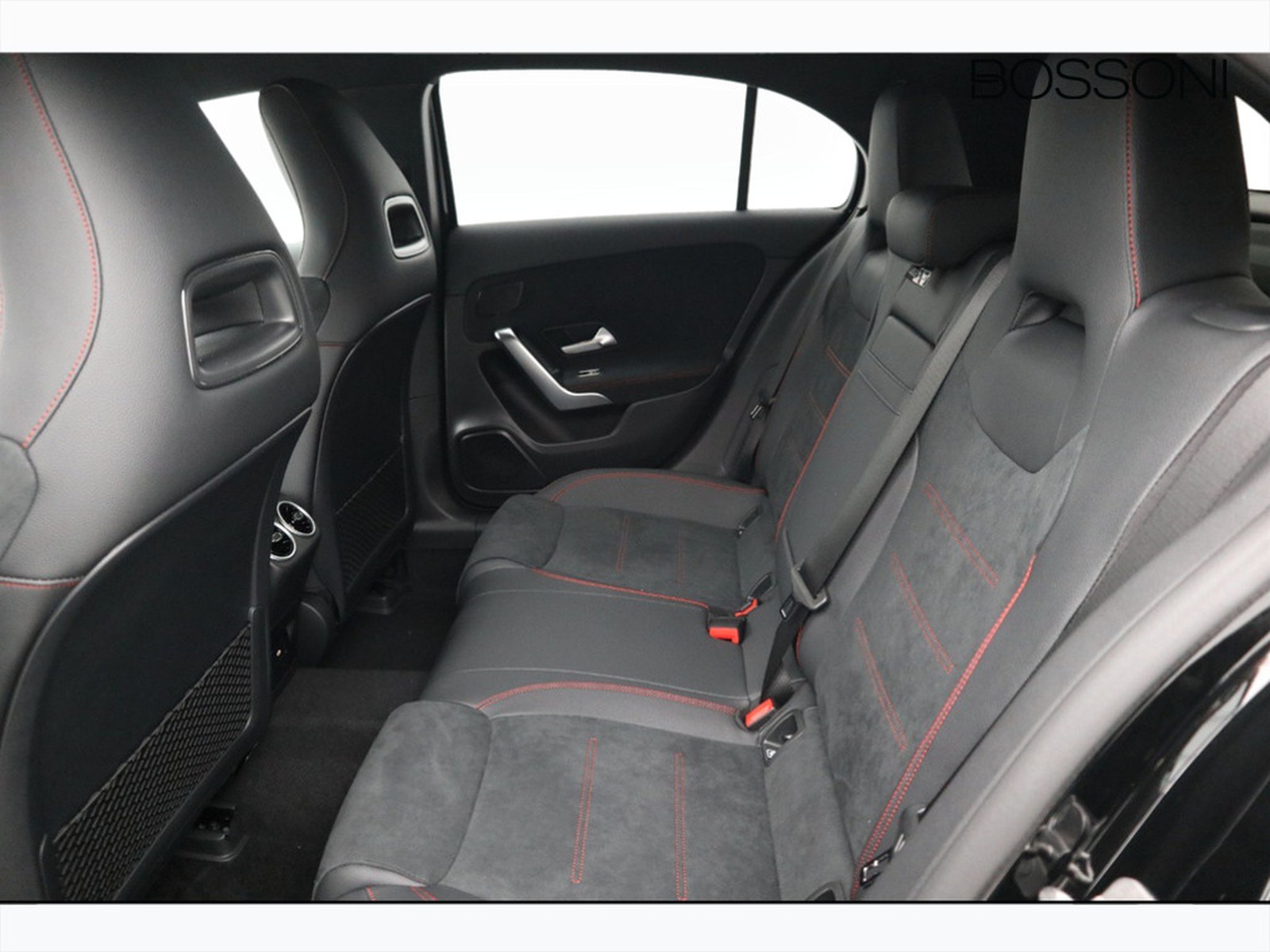 8 - Mercedes Classe A 250 e plug-in-hybrid amg line premium speedshift dct amg 8g