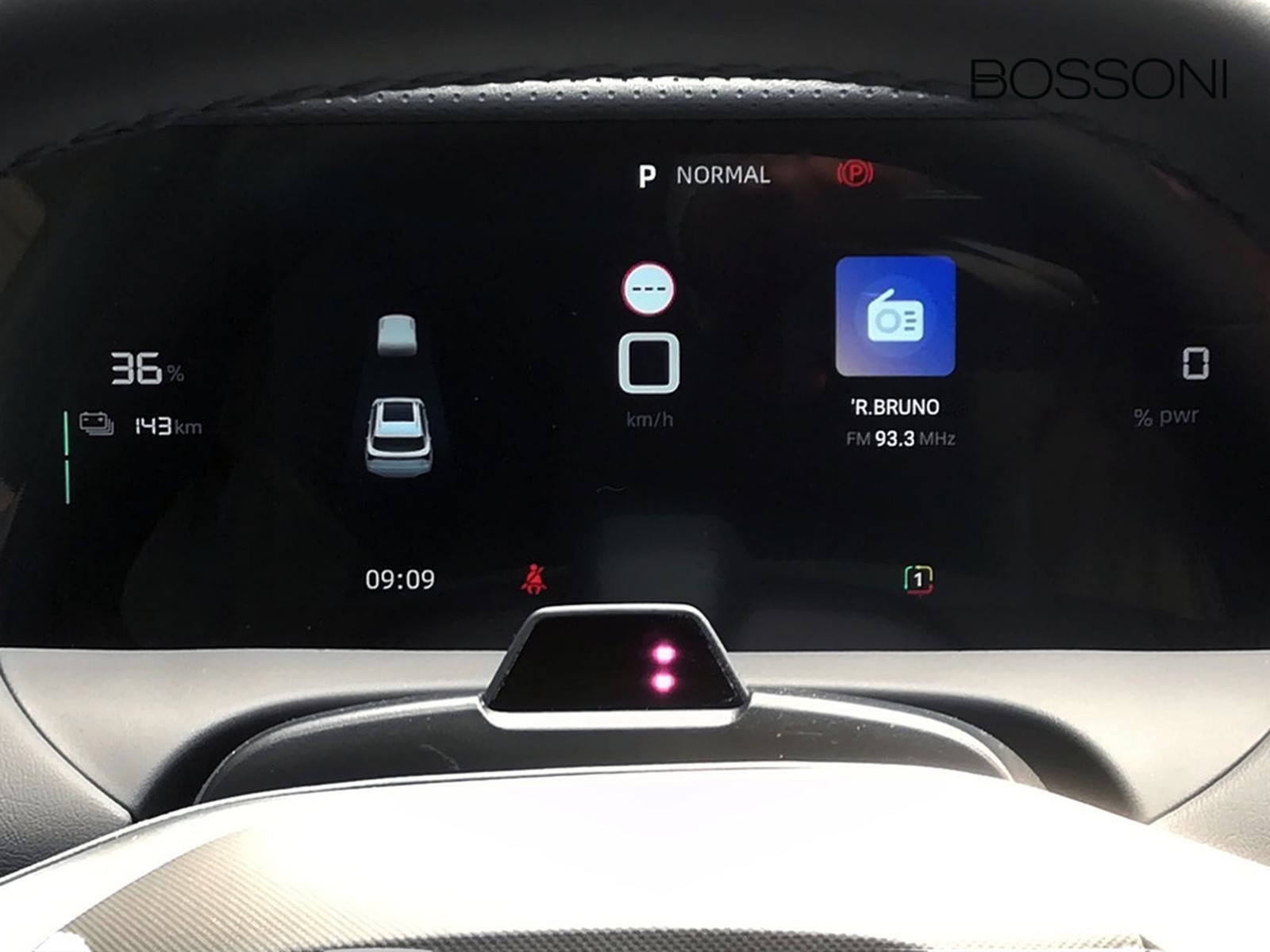 10 - Mg MGS5 EV ev luxury 64