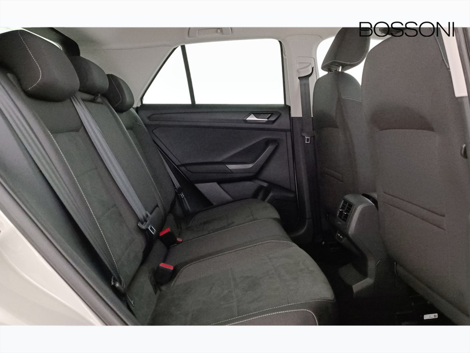 9 - Volkswagen T-Roc 2.0 tdi scr 115cv style