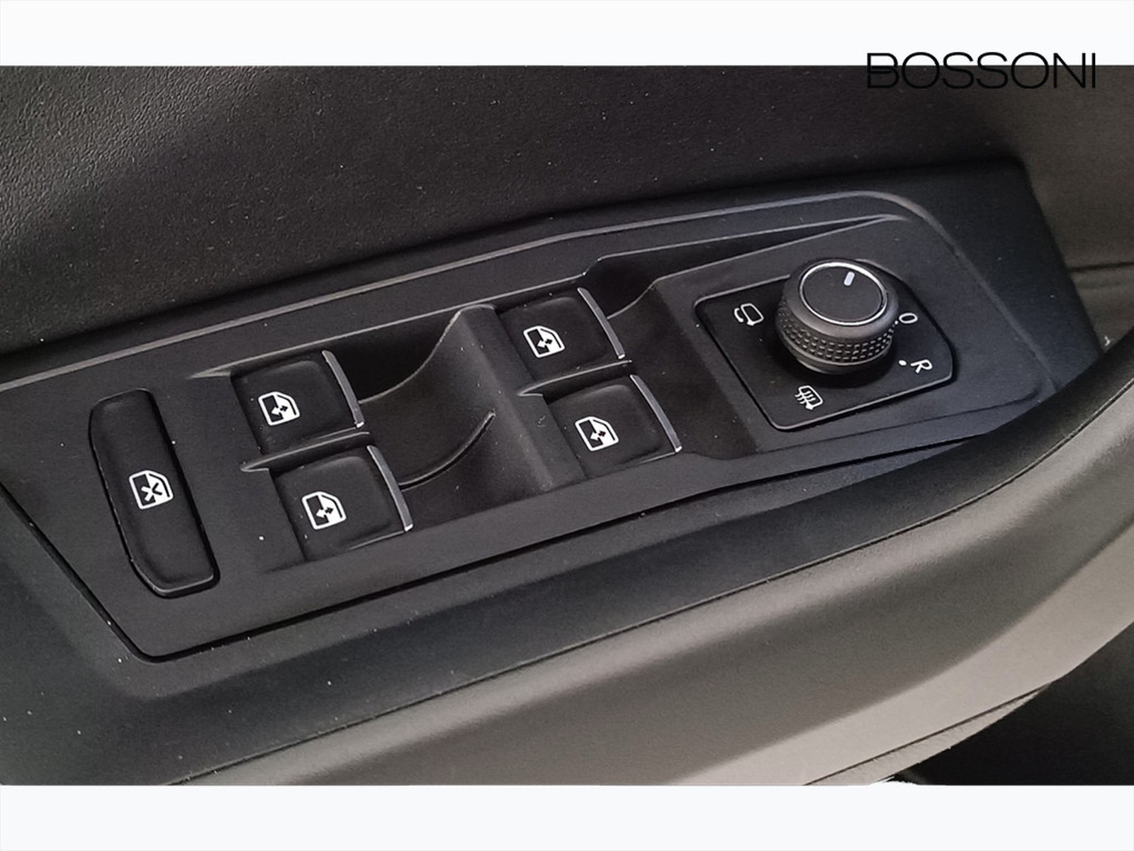 27 - Volkswagen T-Roc 2.0 tdi scr 115cv style