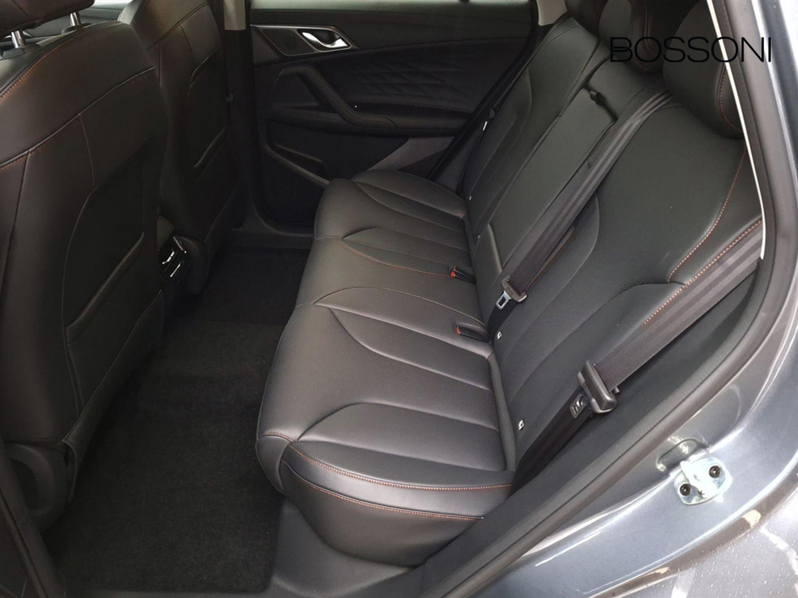 12 - Mg HS 1.5 phev luxury auto