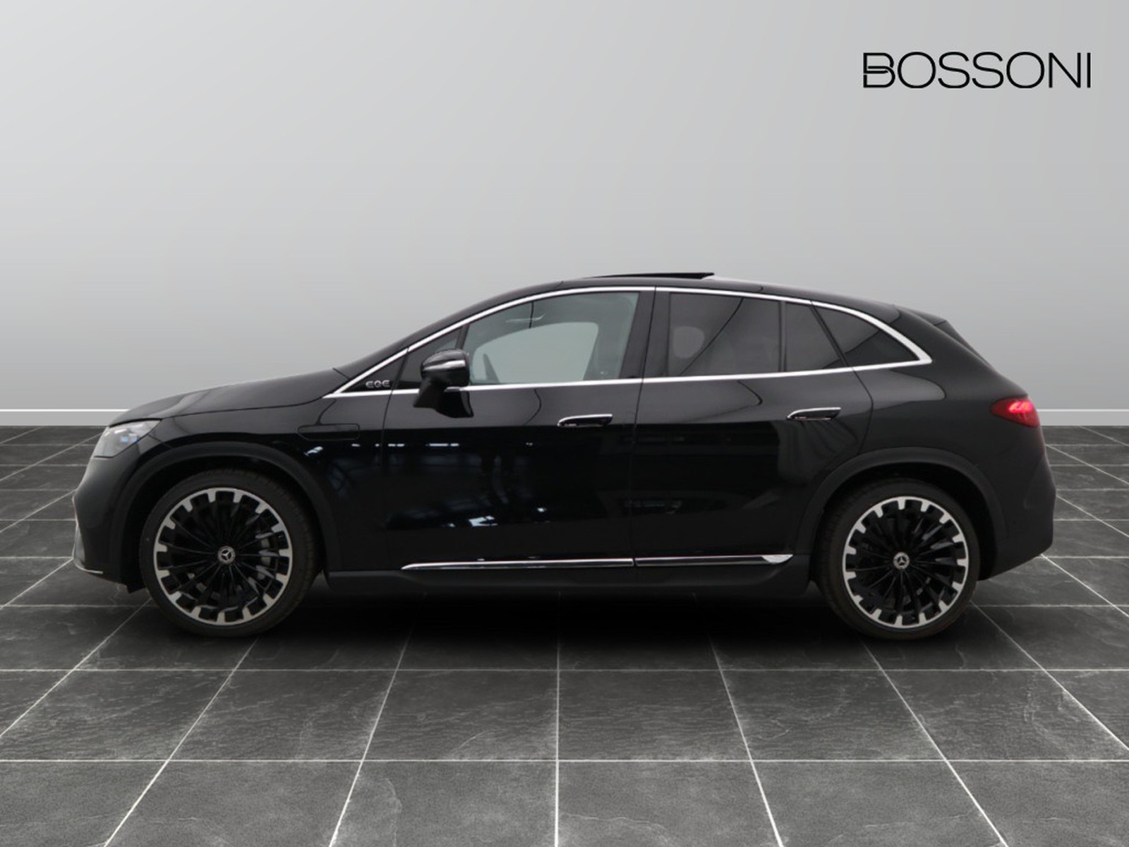 3 - Mercedes EQE suv 350 amg line premium plus 4matic