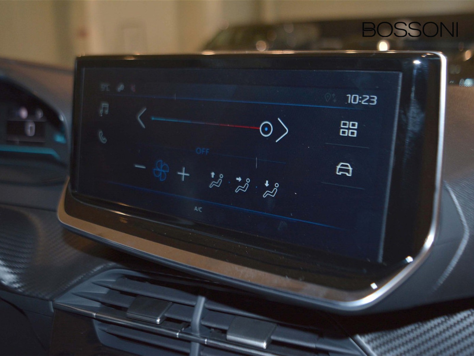 10 - Peugeot 208 1.2 hybrid 48v 110cv style e-dcs6