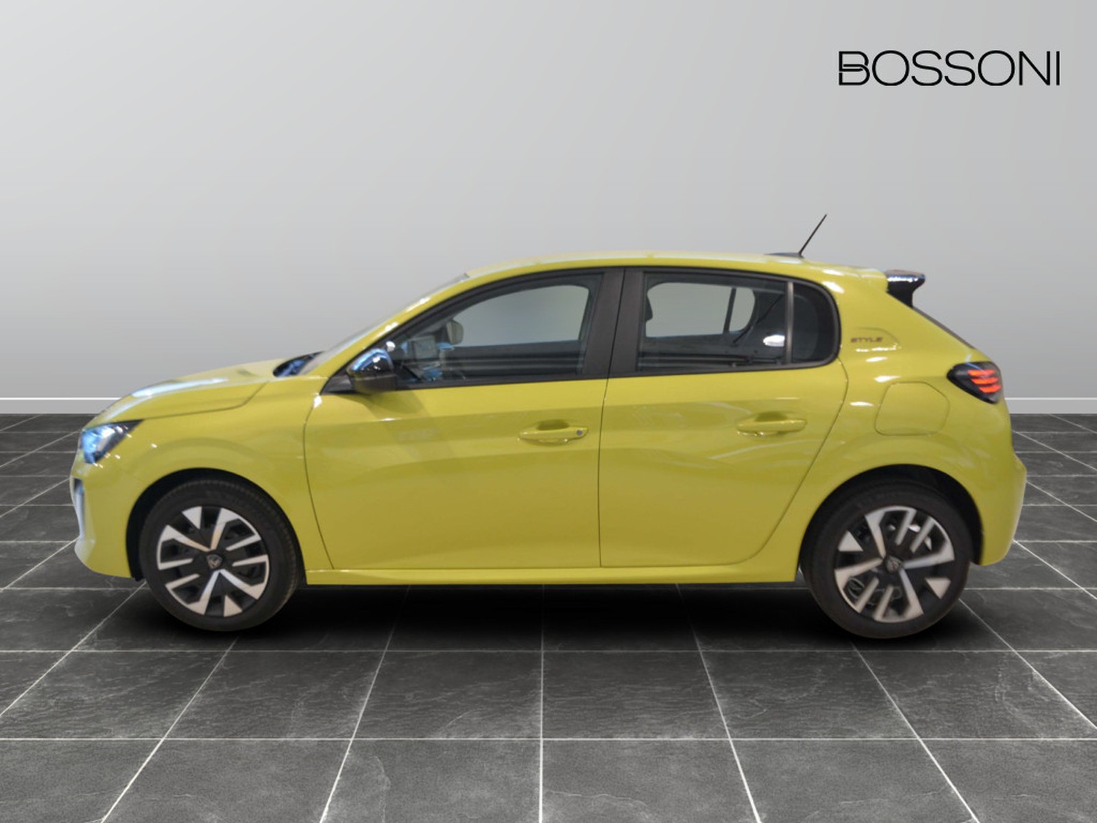 23 - Peugeot 208 1.2 hybrid 48v 110cv style e-dcs6