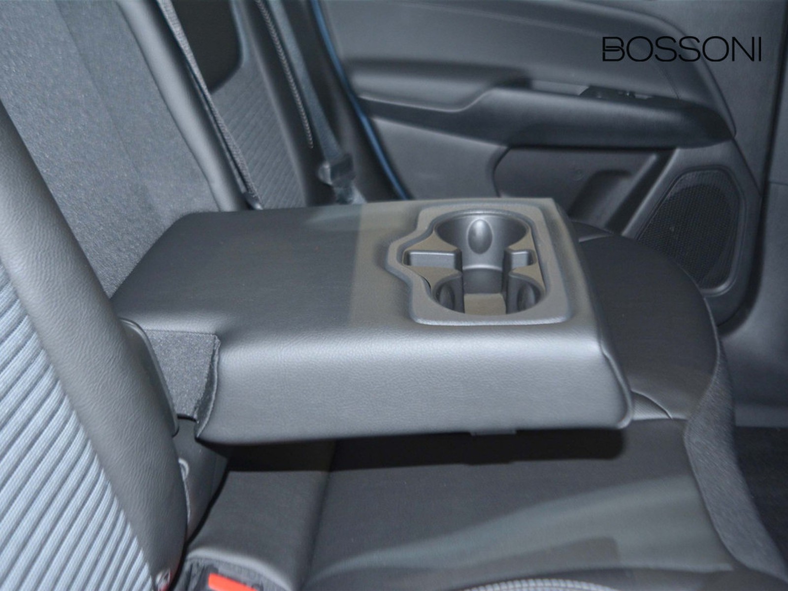 6 - Jeep Compass 1.3 turbo t4 phev altitude 4xe at6