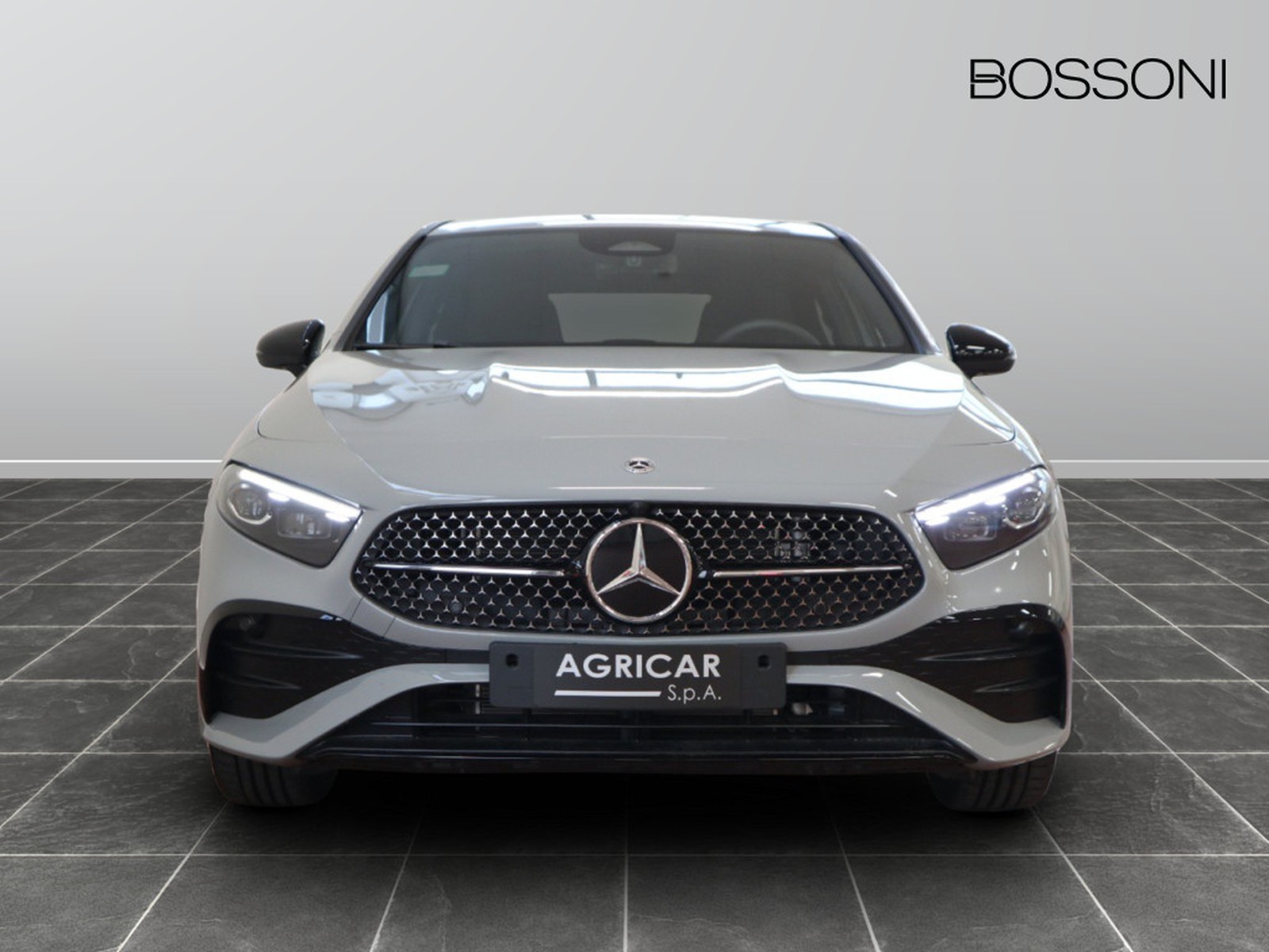 2 - Mercedes Classe A 250 e plug-in-hybrid alpine grey edition speedshift dct amg 8g