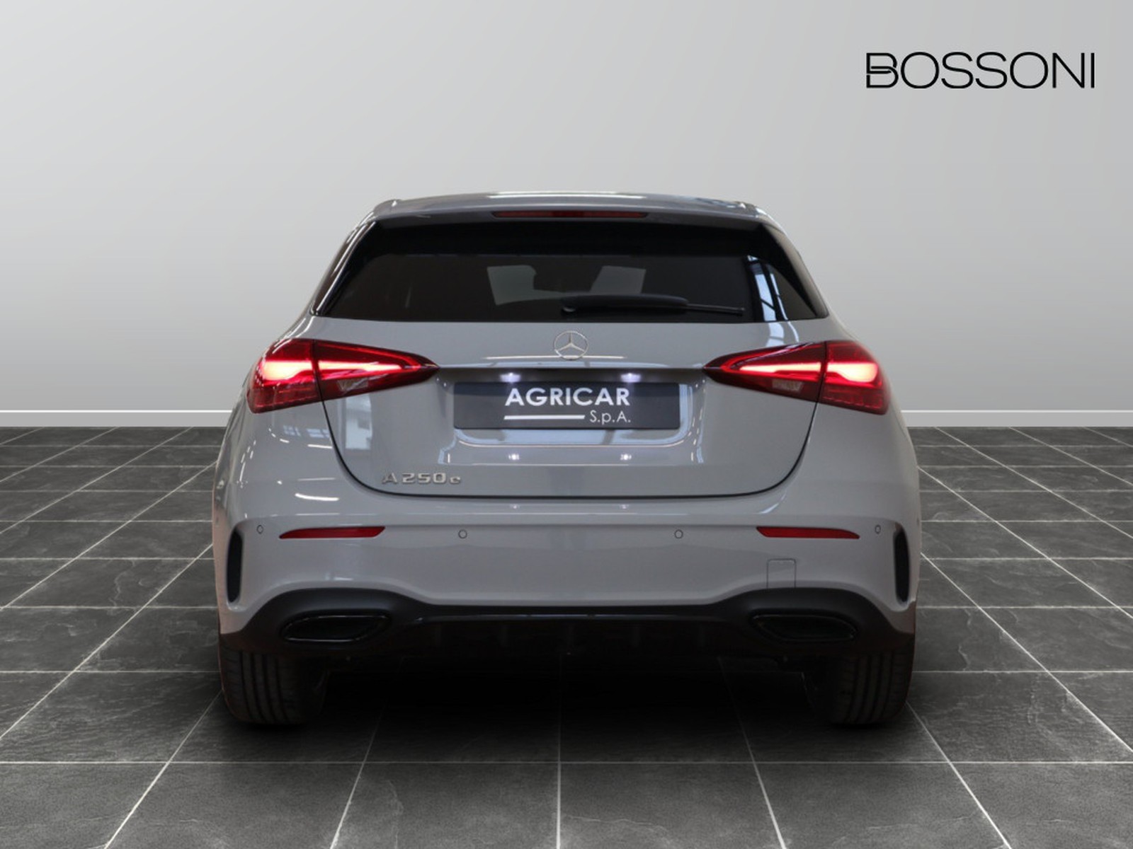 6 - Mercedes Classe A 250 e plug-in-hybrid alpine grey edition speedshift dct amg 8g