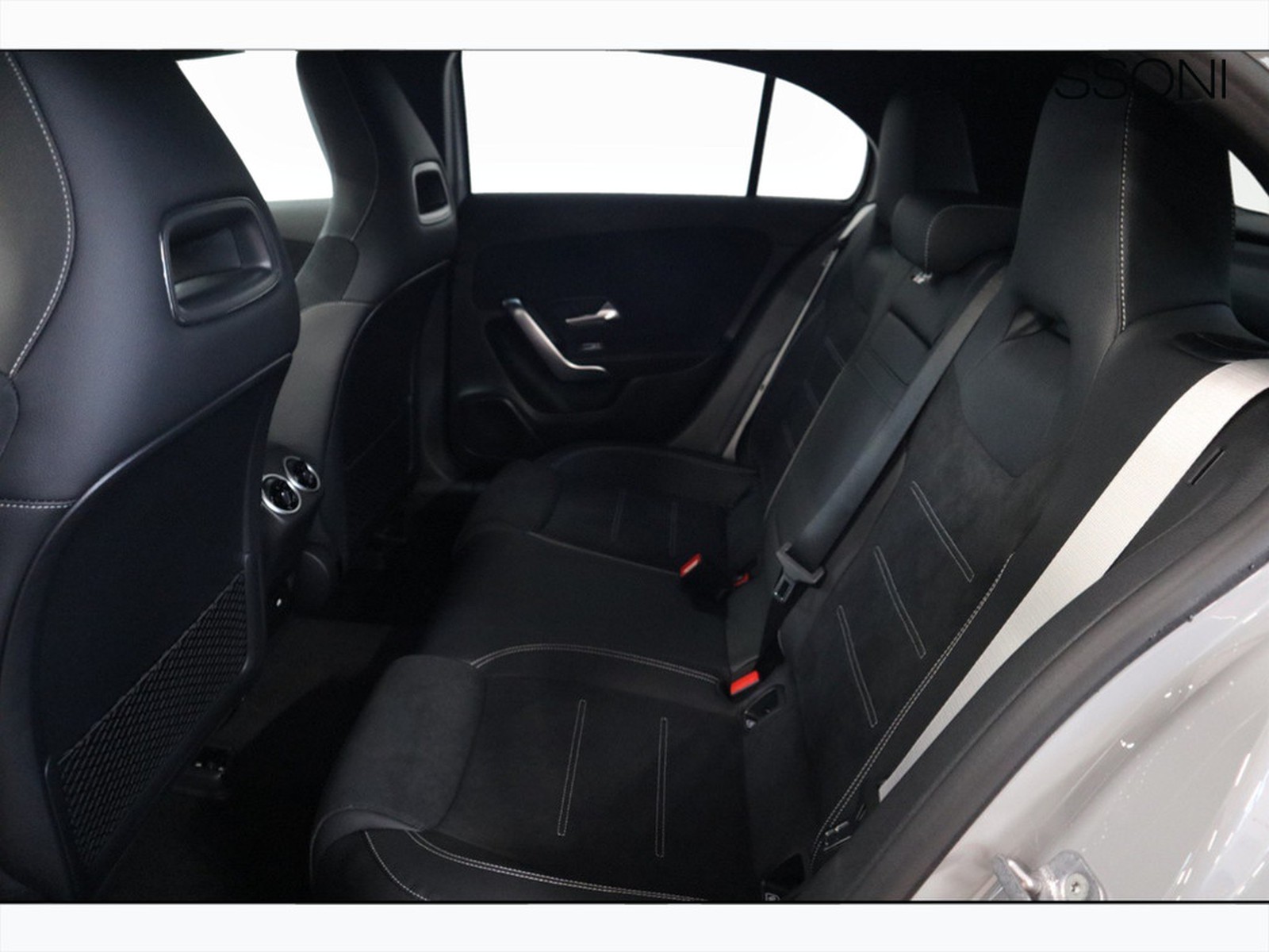 8 - Mercedes Classe A 250 e plug-in-hybrid alpine grey edition speedshift dct amg 8g