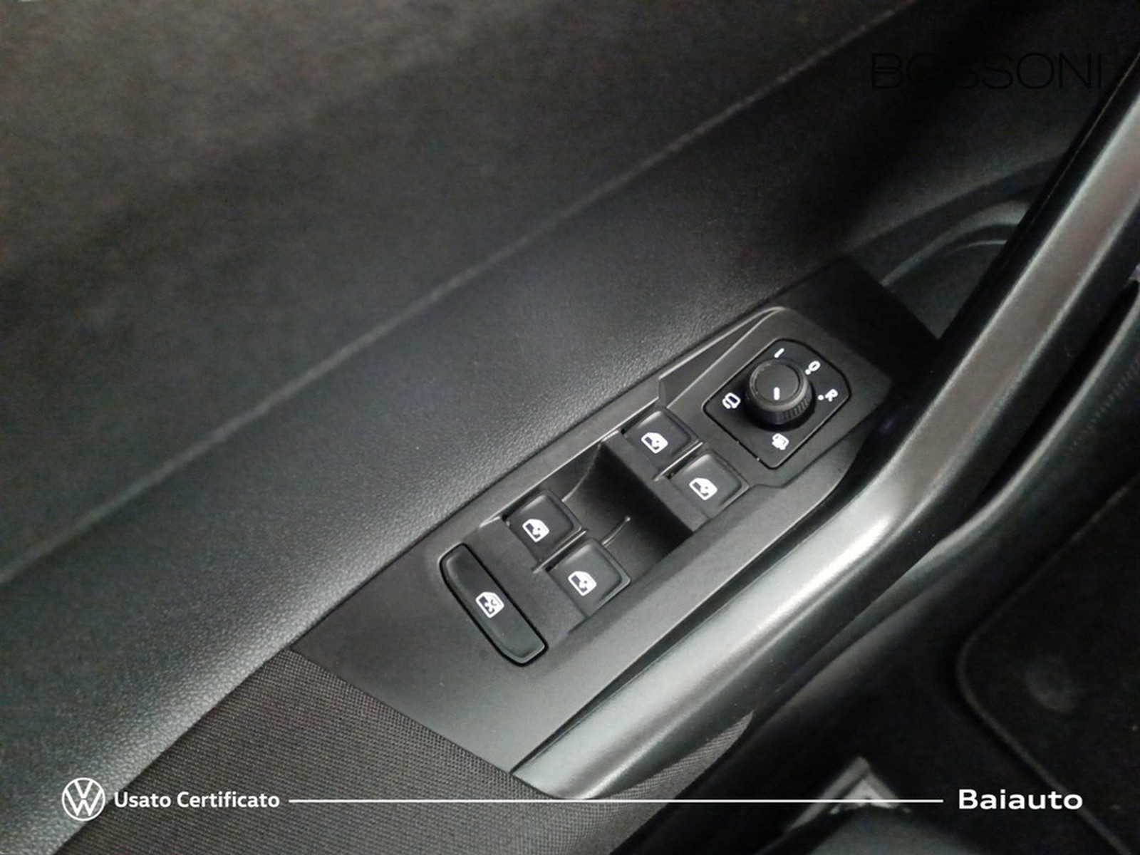 17 - Volkswagen Taigo 1.0 tsi 110cv life