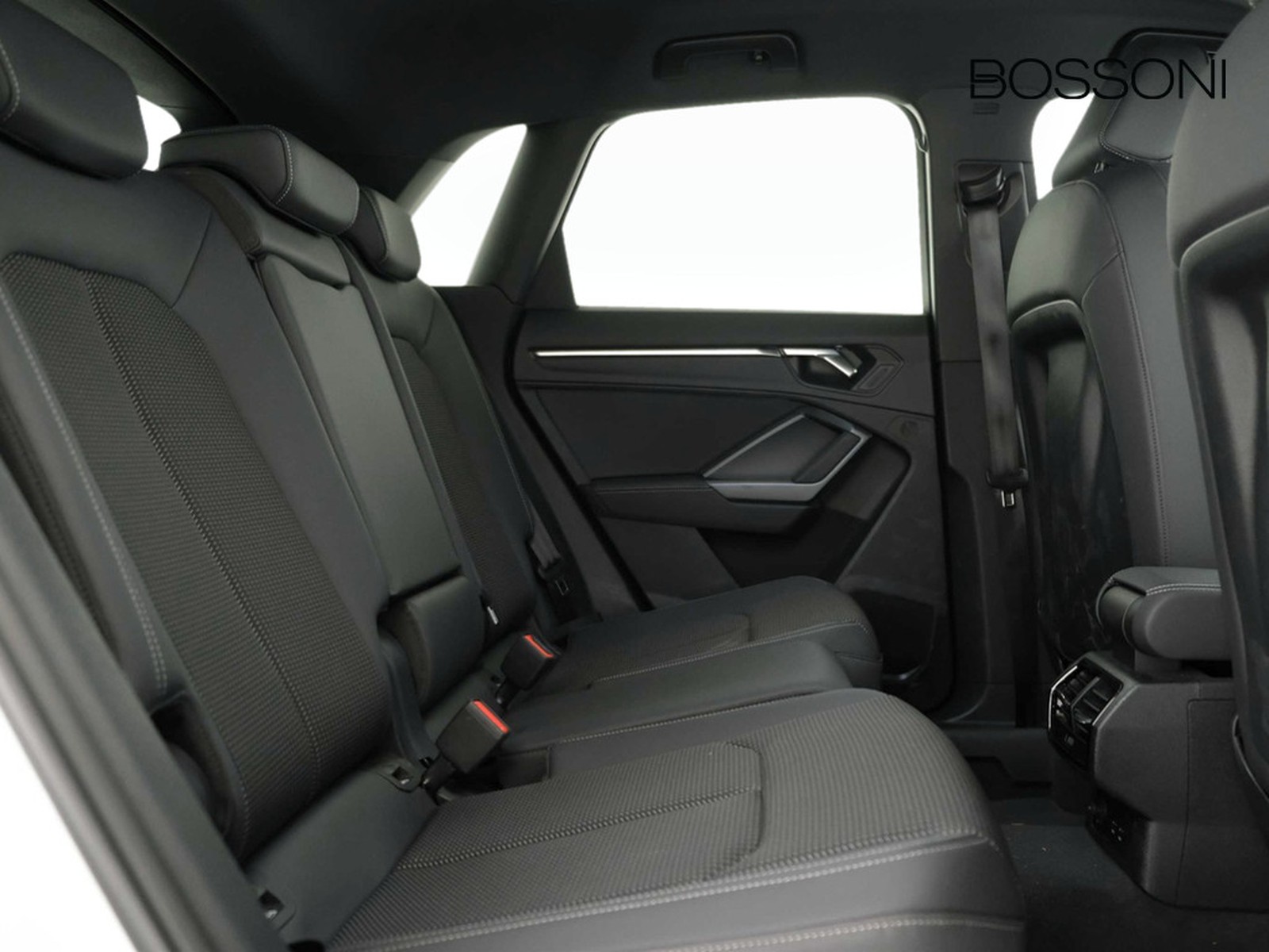 34 - Audi Q3 35 2.0 tdi s line edition s tronic