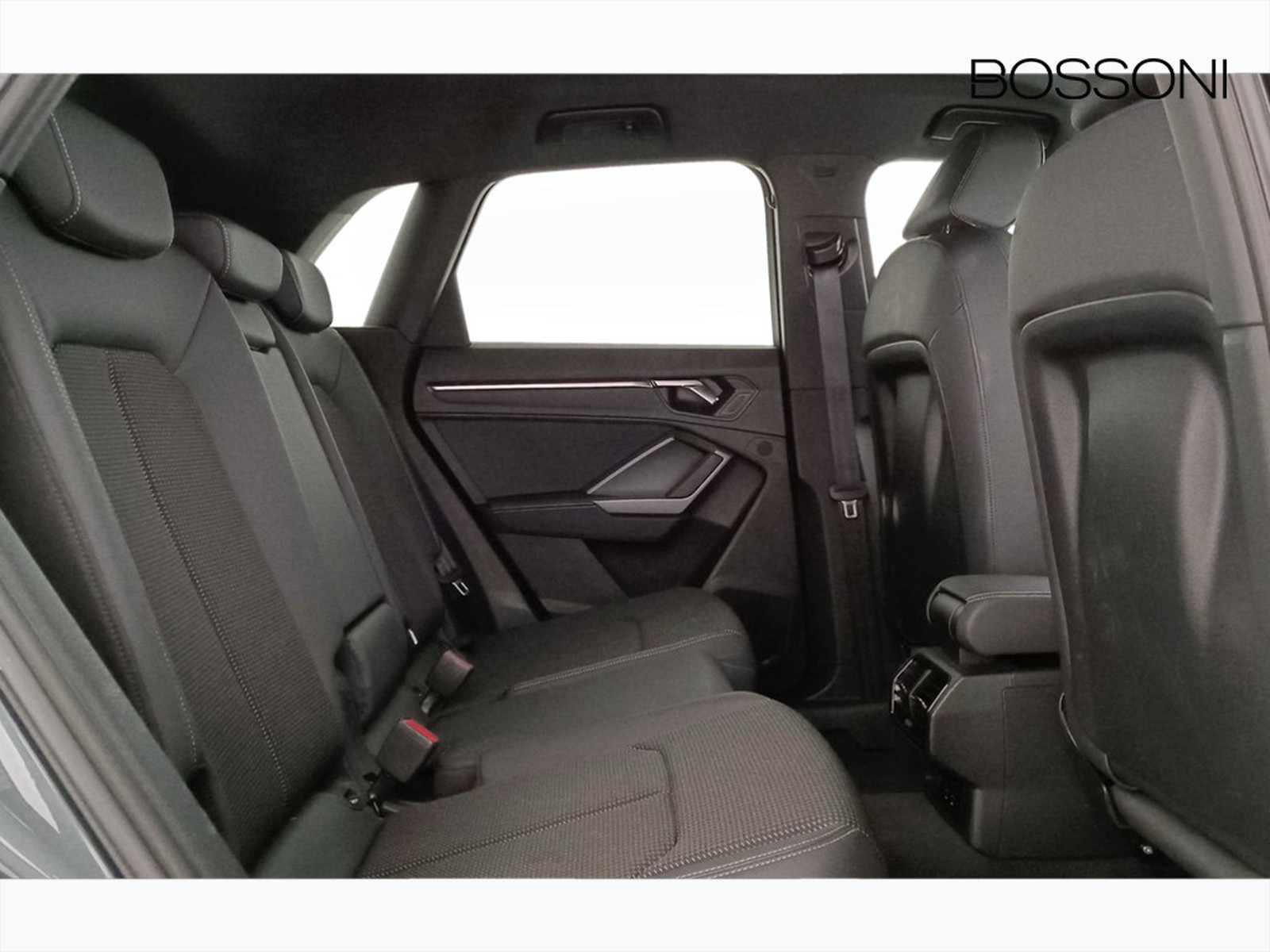 34 - Audi Q3 35 2.0 tdi s line edition s tronic