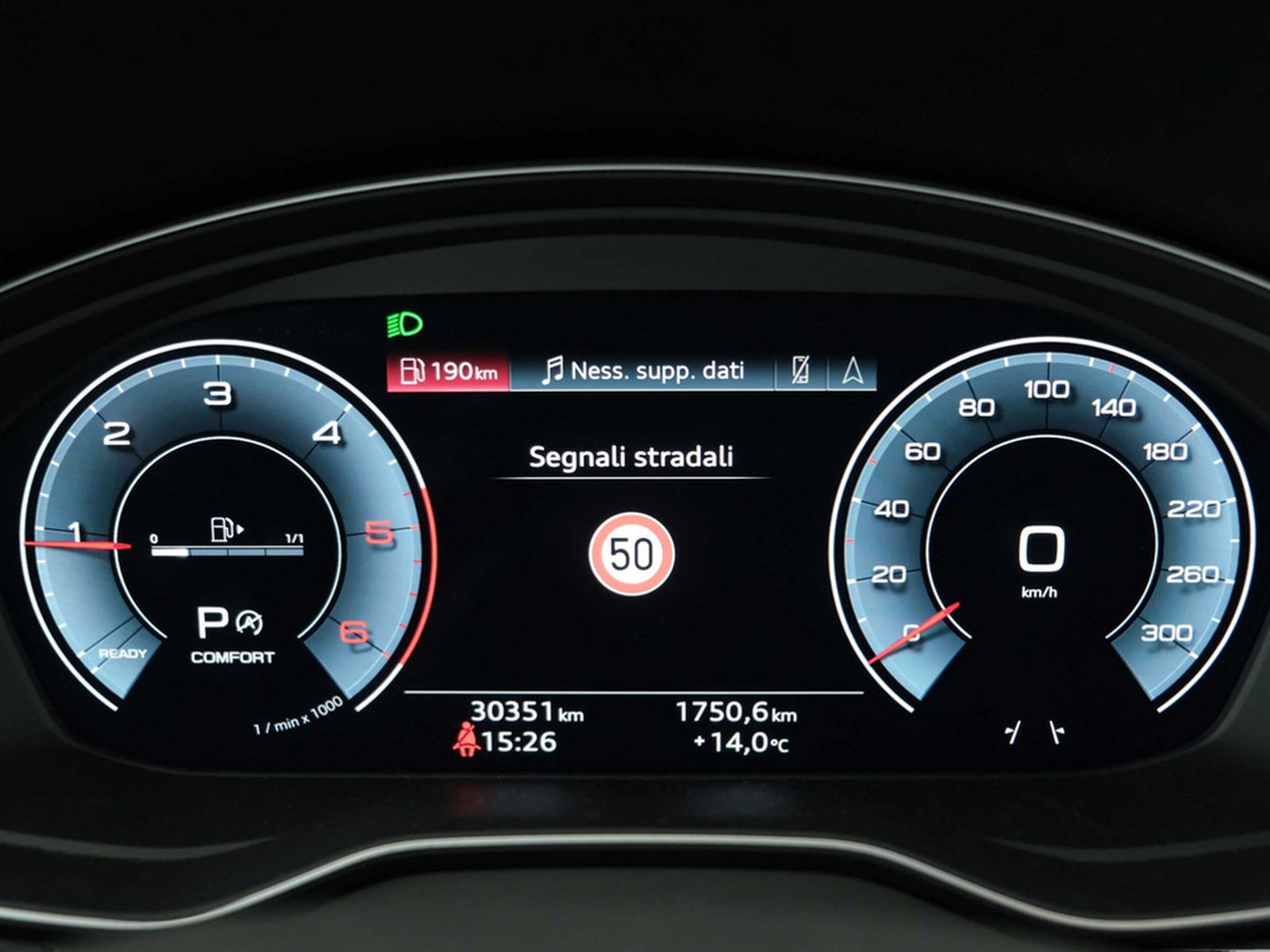 18 - Audi Q5 sportback 40 2.0 tdi mhev 12v s line quattro s tronic