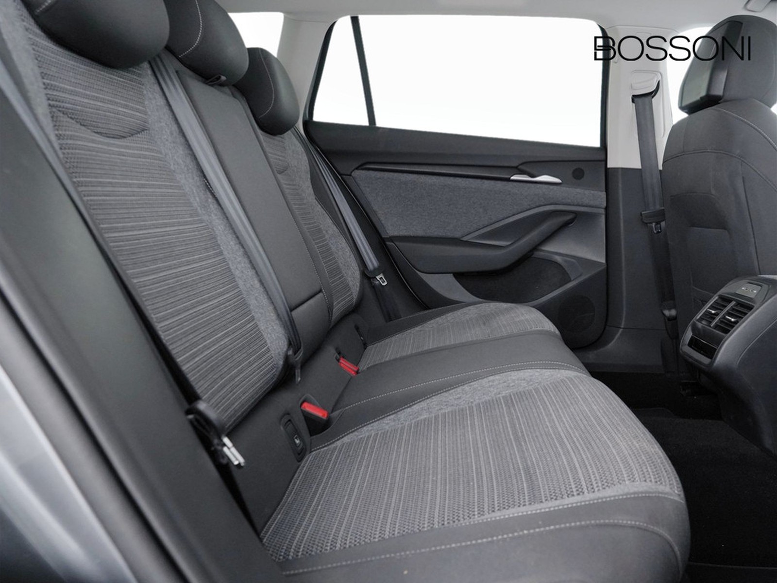 9 - Skoda Superb wagon 2.0 tdi evo 150cv selection dsg