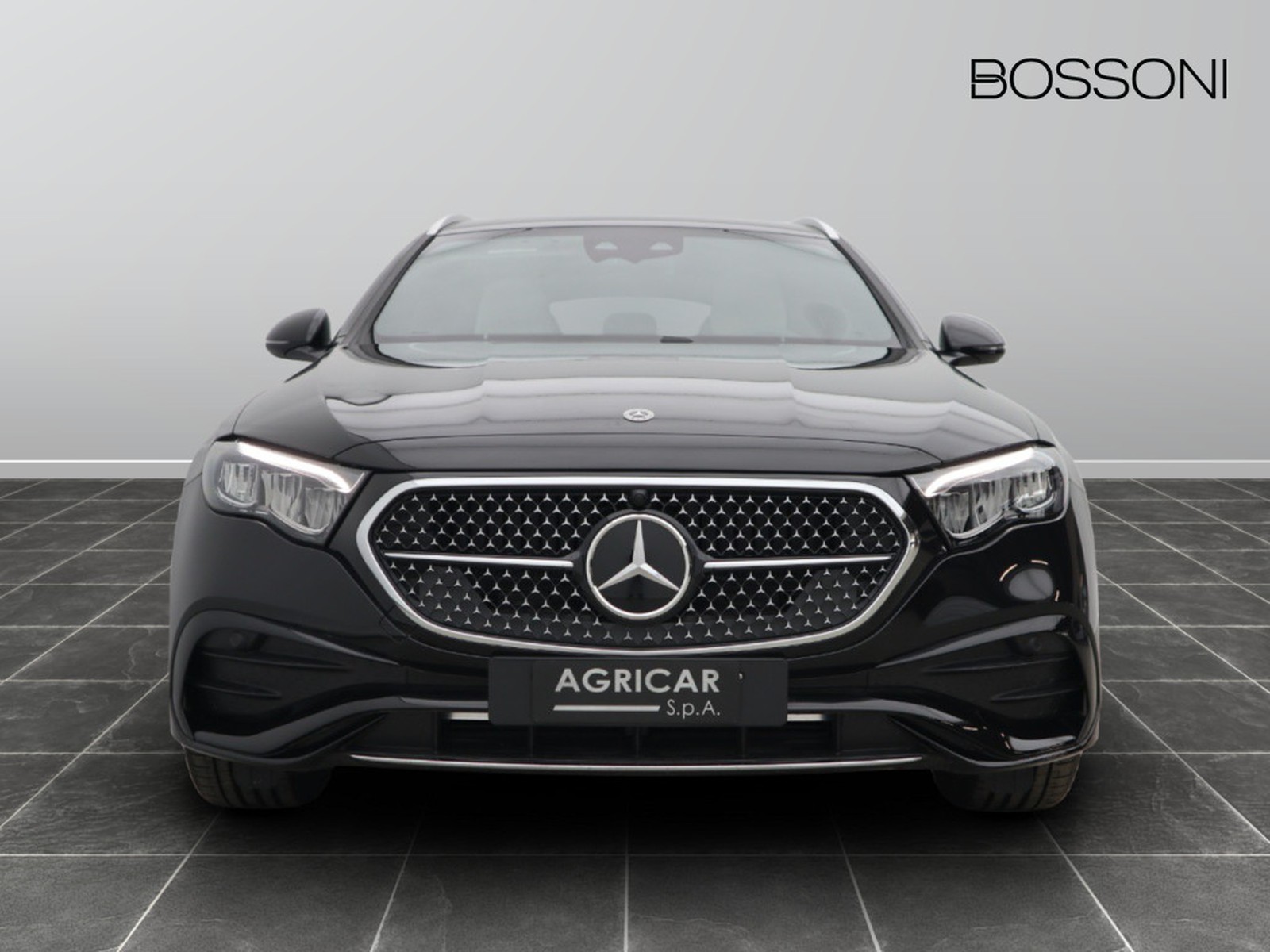 2 - Mercedes Classe E station wagon 220 d amg line advanced 4matic 9g-tronic