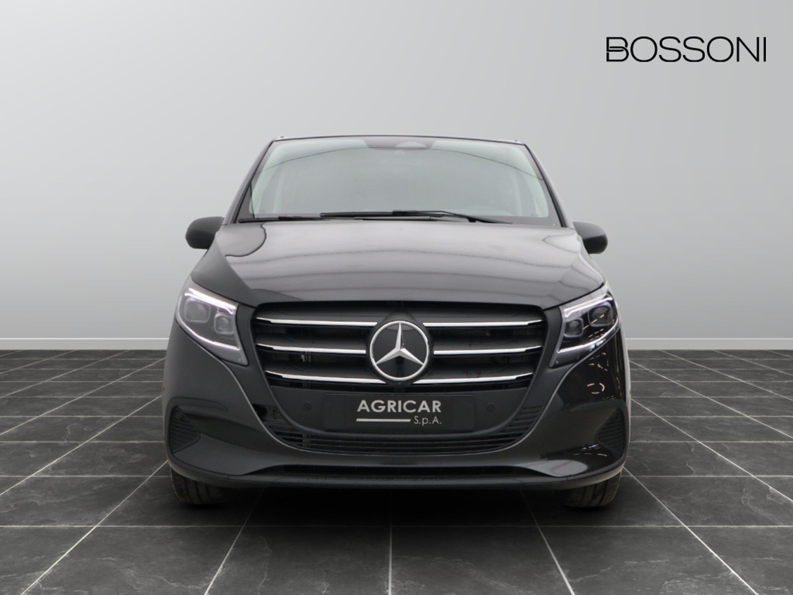 2 - Mercedes Vans Vito mixto 114 cdi long select 4x4 9g-tronic