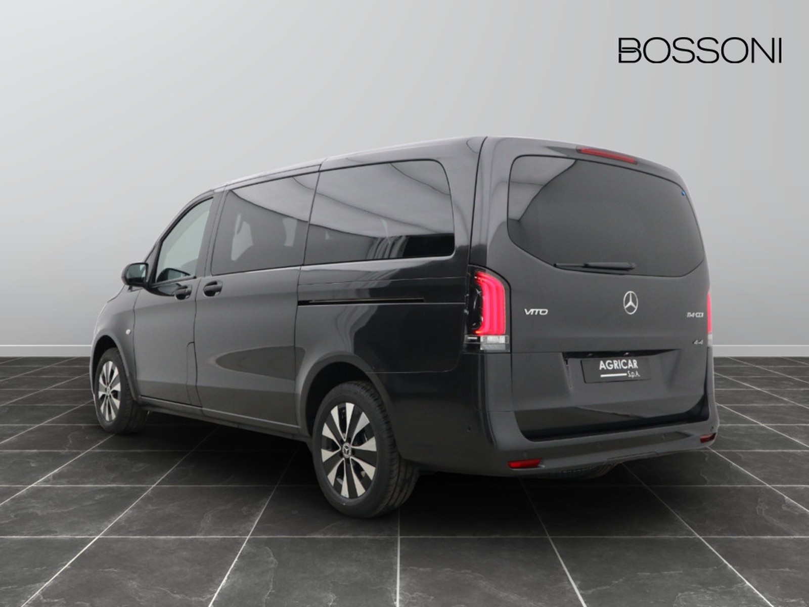 5 - Mercedes Vans Vito mixto 114 cdi long select 4x4 9g-tronic