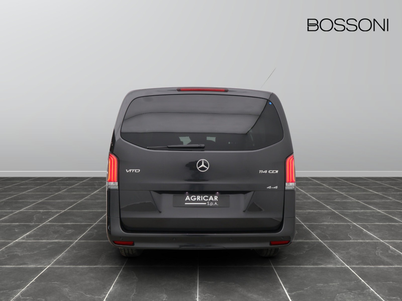 6 - Mercedes Vans Vito mixto 114 cdi long select 4x4 9g-tronic