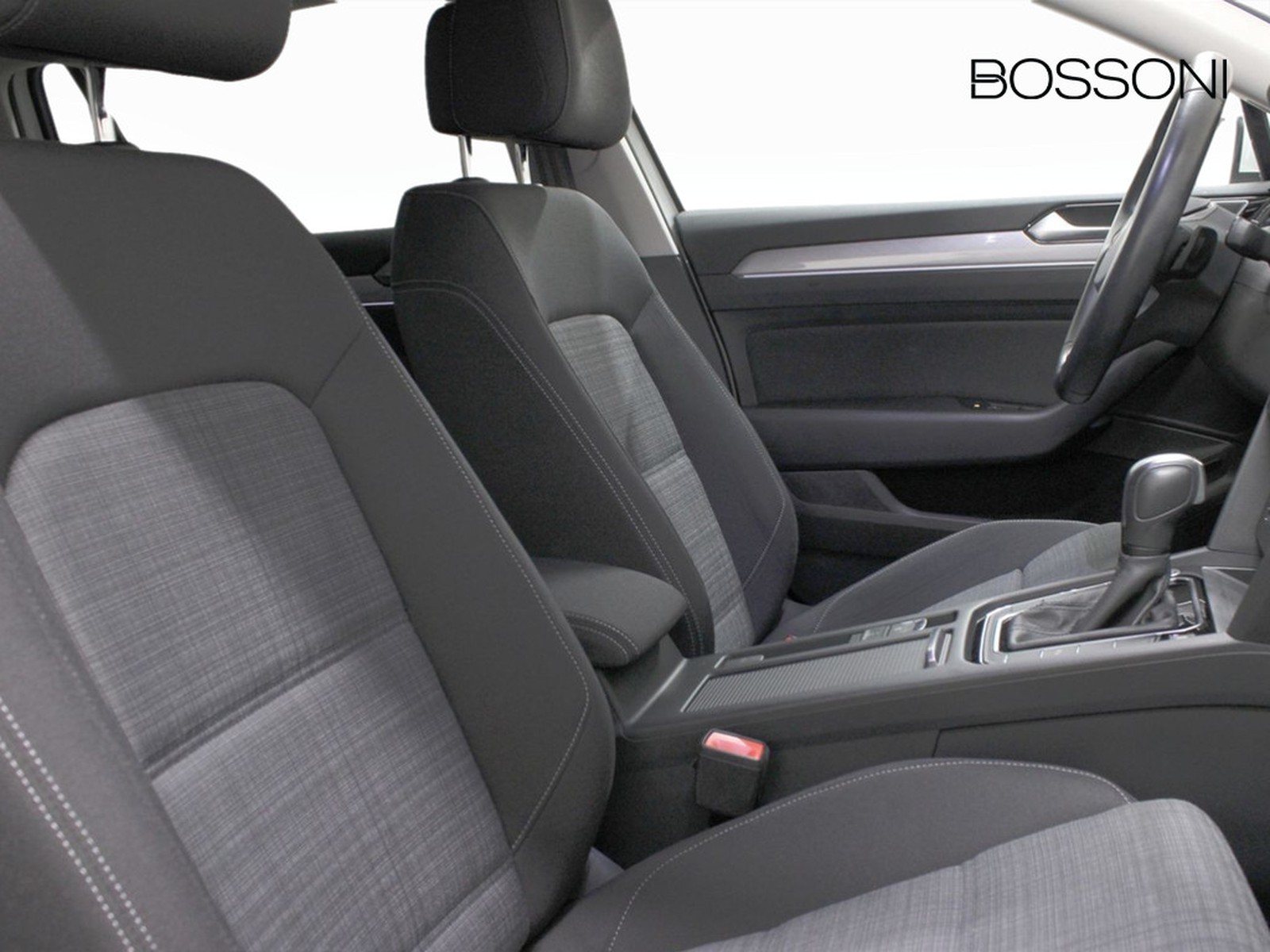 8 - Volkswagen Passat variant 2.0 tdi scr evo 150cv business dsg