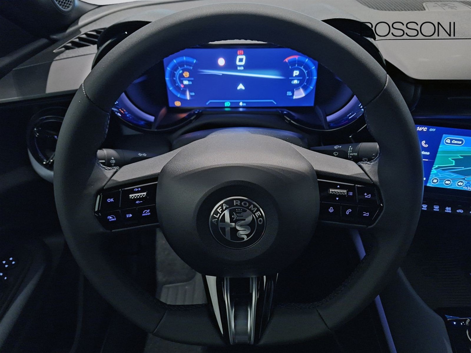 9 - Alfa Romeo Junior 1.2 hybrid 145cv ibrida edct6