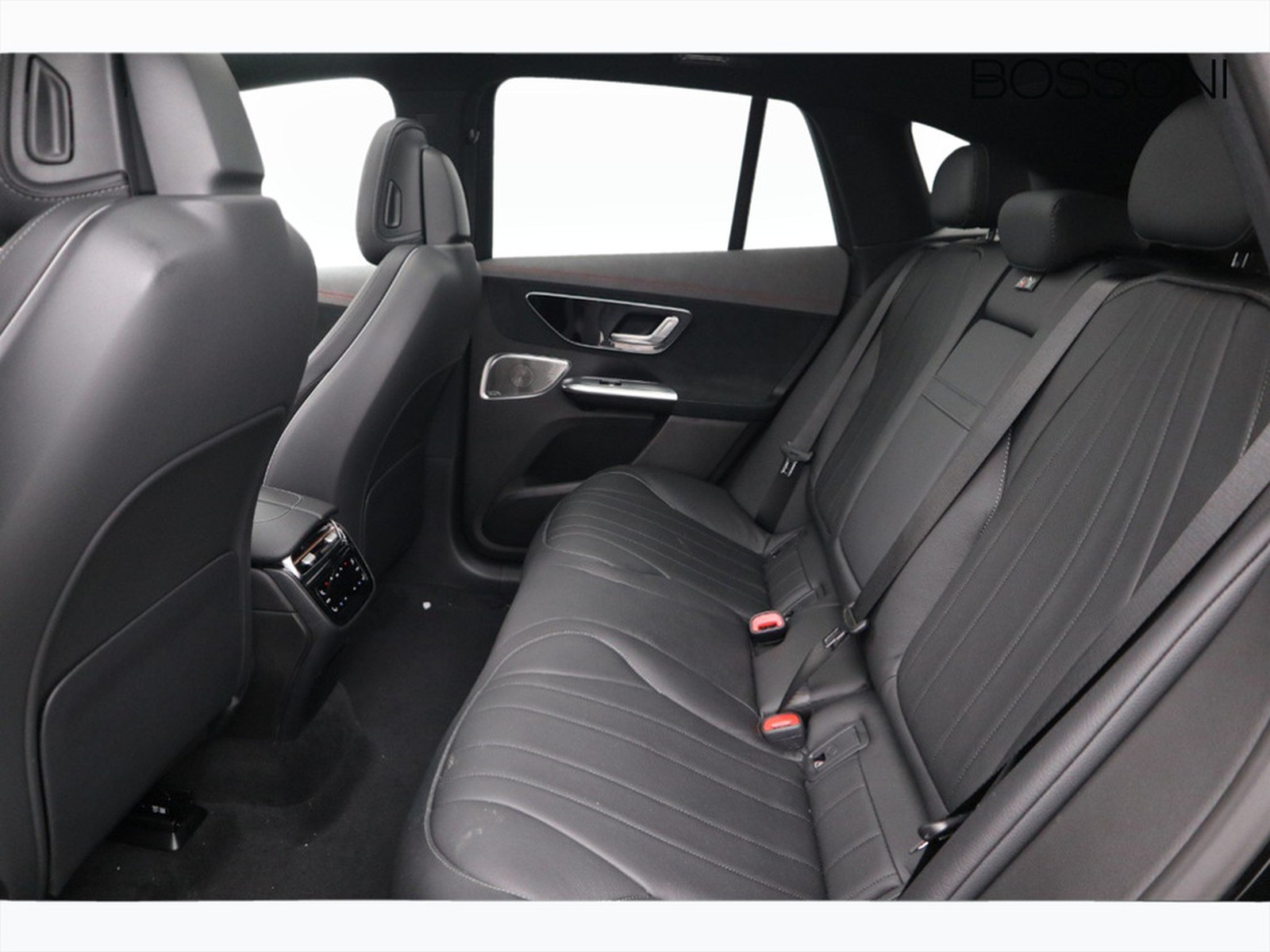 8 - Mercedes EQE suv 350 amg line premium plus 4matic