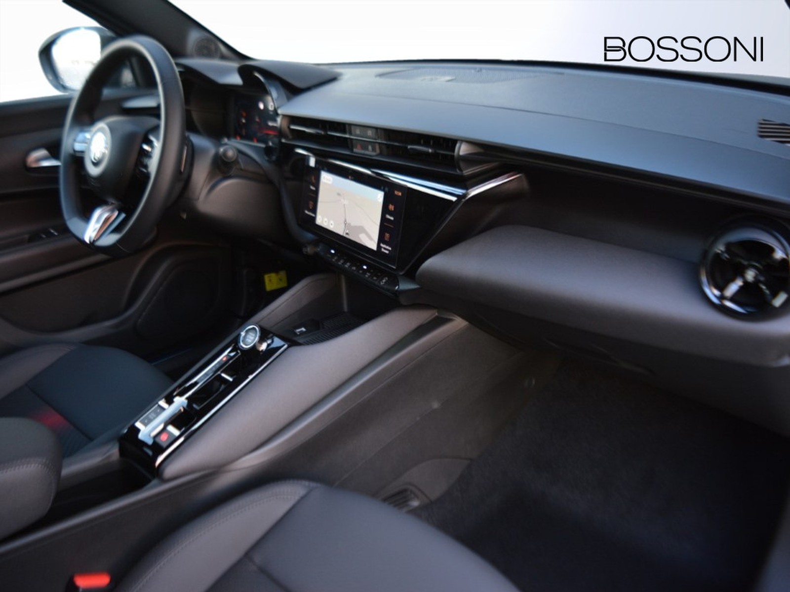 8 - Alfa Romeo Junior 1.2 hybrid 145cv ibrida q4 edct6