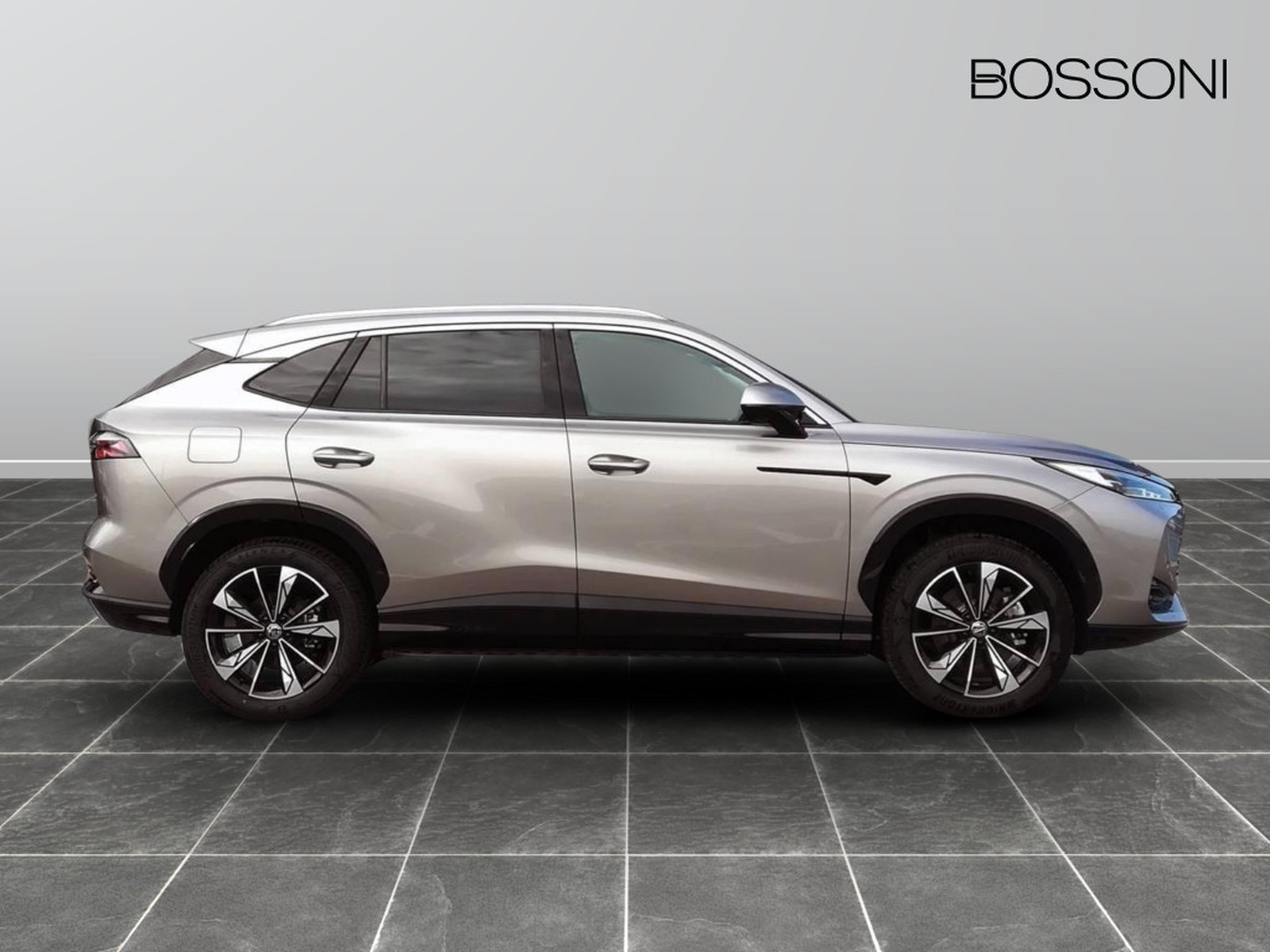 4 - Mg HS 1.5 phev luxury auto