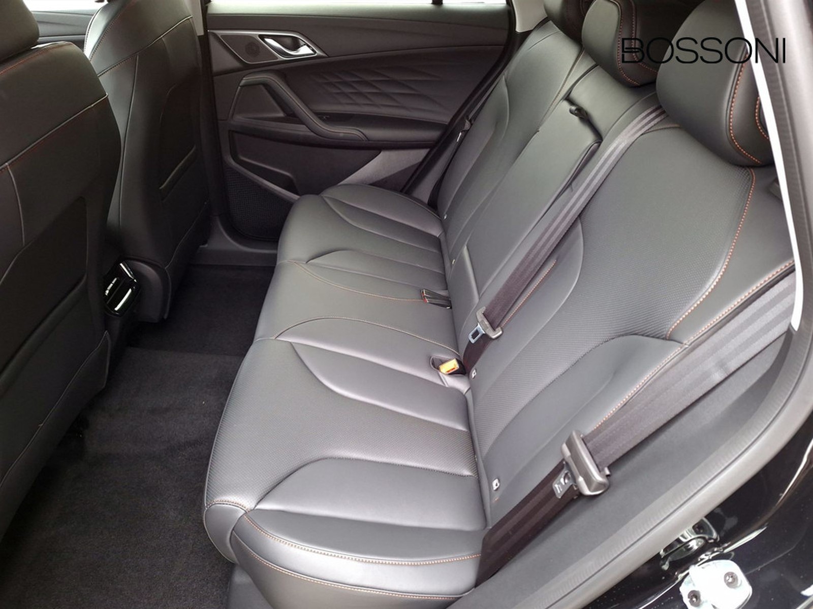 12 - Mg HS 1.5 phev luxury auto