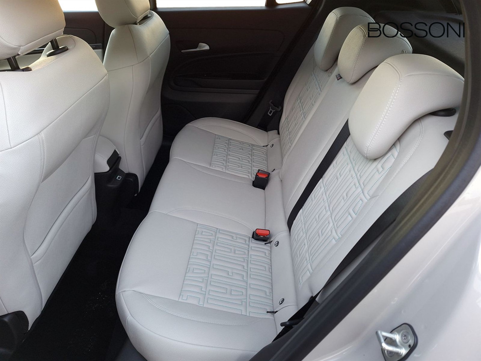 12 - Fiat 600 1.2 hybrid 110cv la prima ii edct