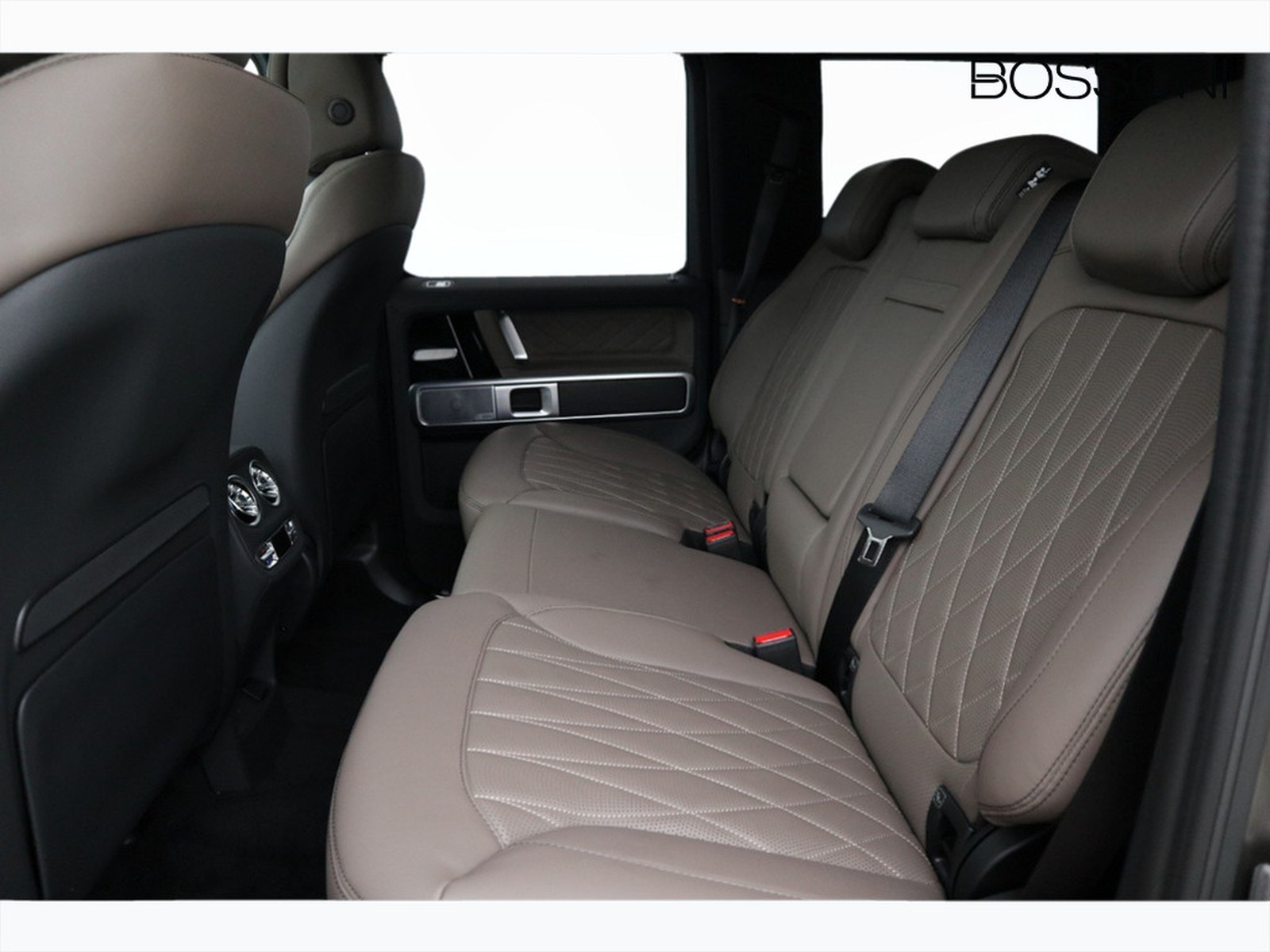 8 - Mercedes Classe G 580 eq amg line