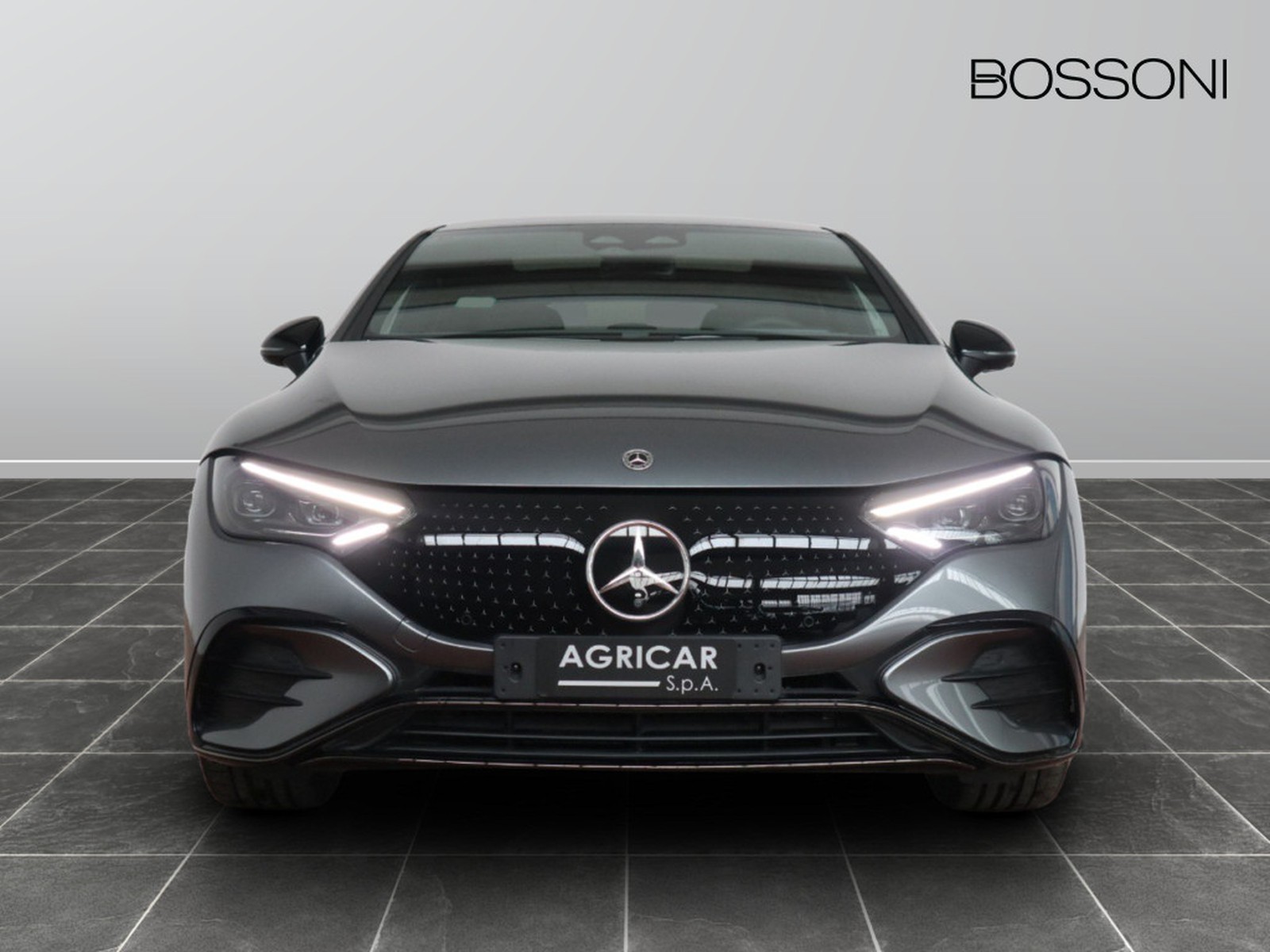 2 - Mercedes EQE 350 premium plus 4matic