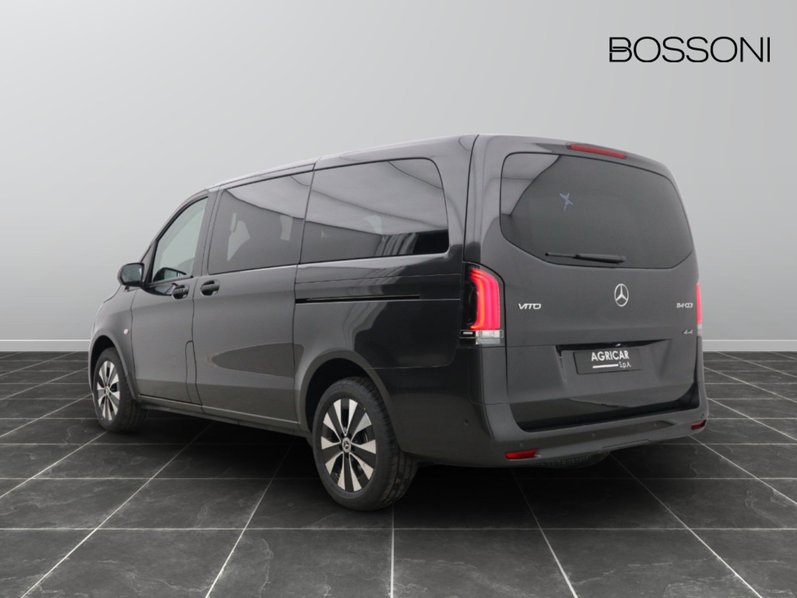 5 - Mercedes Vans Vito 114 cdi long mixto auto my20