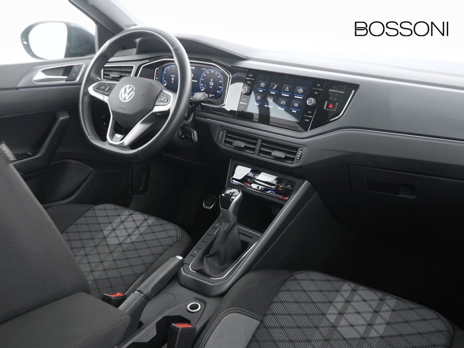 6 - Volkswagen Taigo 1.0 tsi 115cv r-line