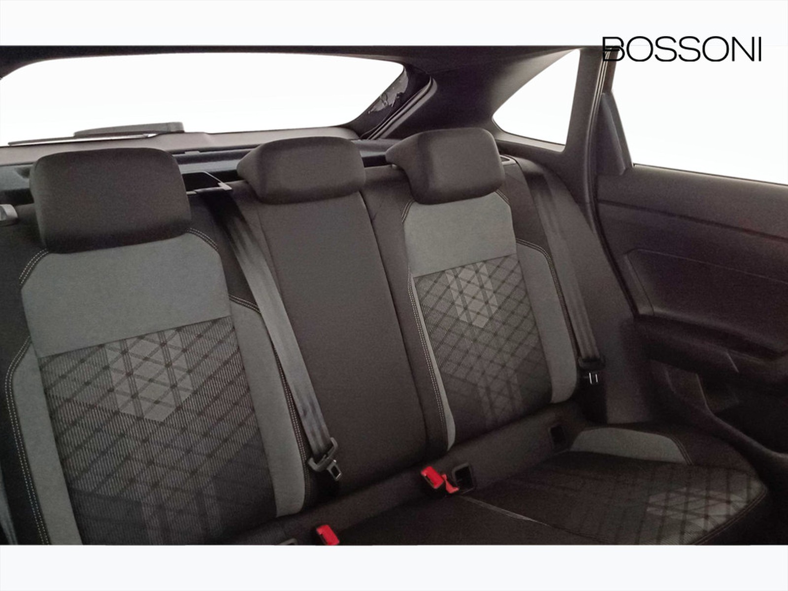 33 - Volkswagen Taigo 1.5 tsi 150cv r-line dsg