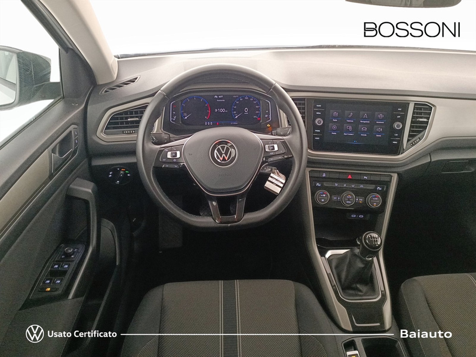 8 - Volkswagen T-Roc 1.0 tsi 110cv style