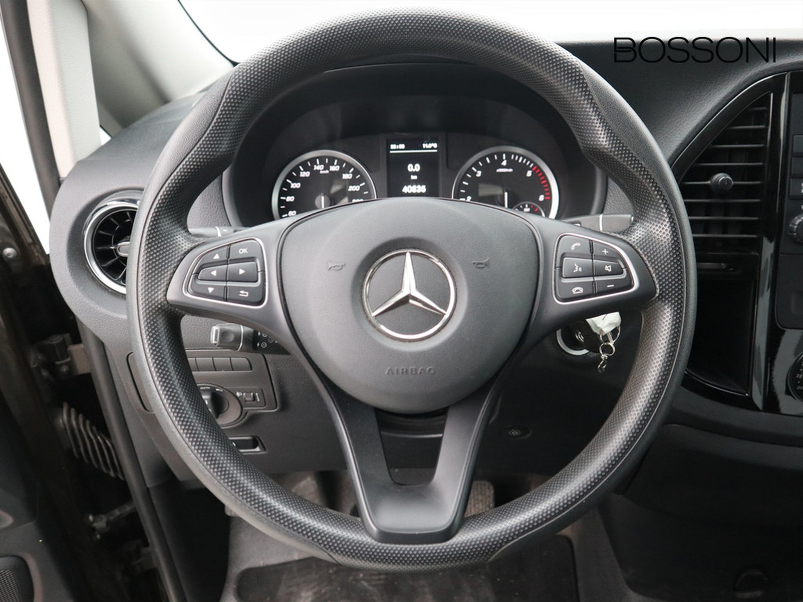 12 - Mercedes Vans Vito 119 cdi extralong mixto auto my20