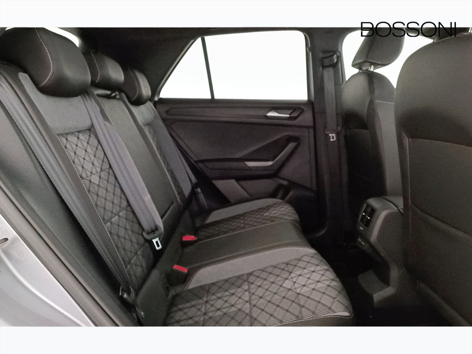 9 - Volkswagen T-Roc 2.0 tdi scr 150cv r line dsg