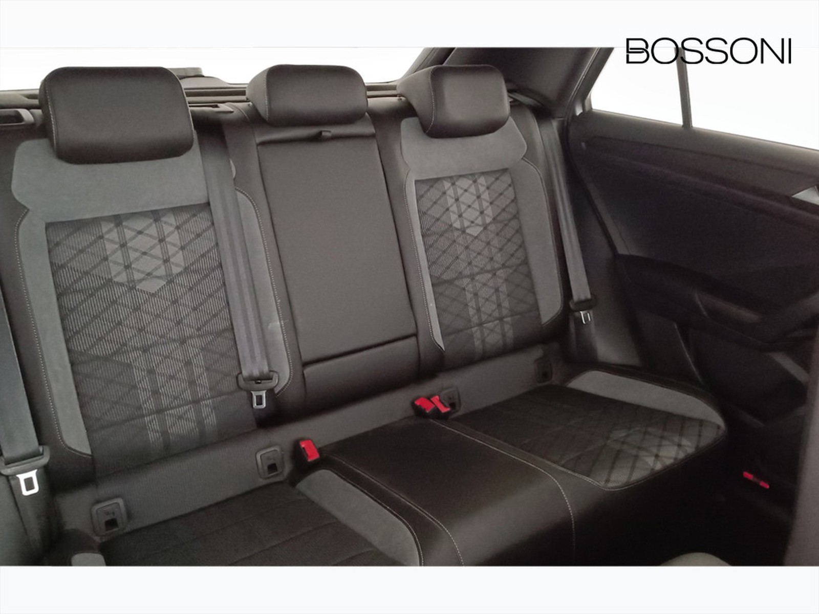 32 - Volkswagen T-Roc 2.0 tdi scr 150cv r line dsg