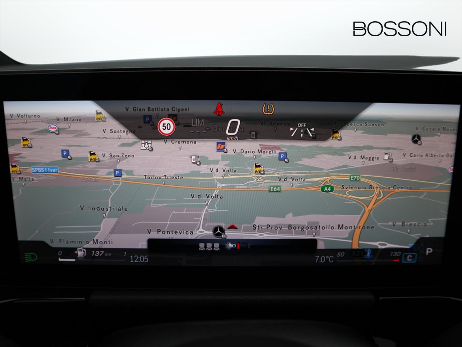 14 - Mercedes GLA 200 d amg line premium 8g-dct