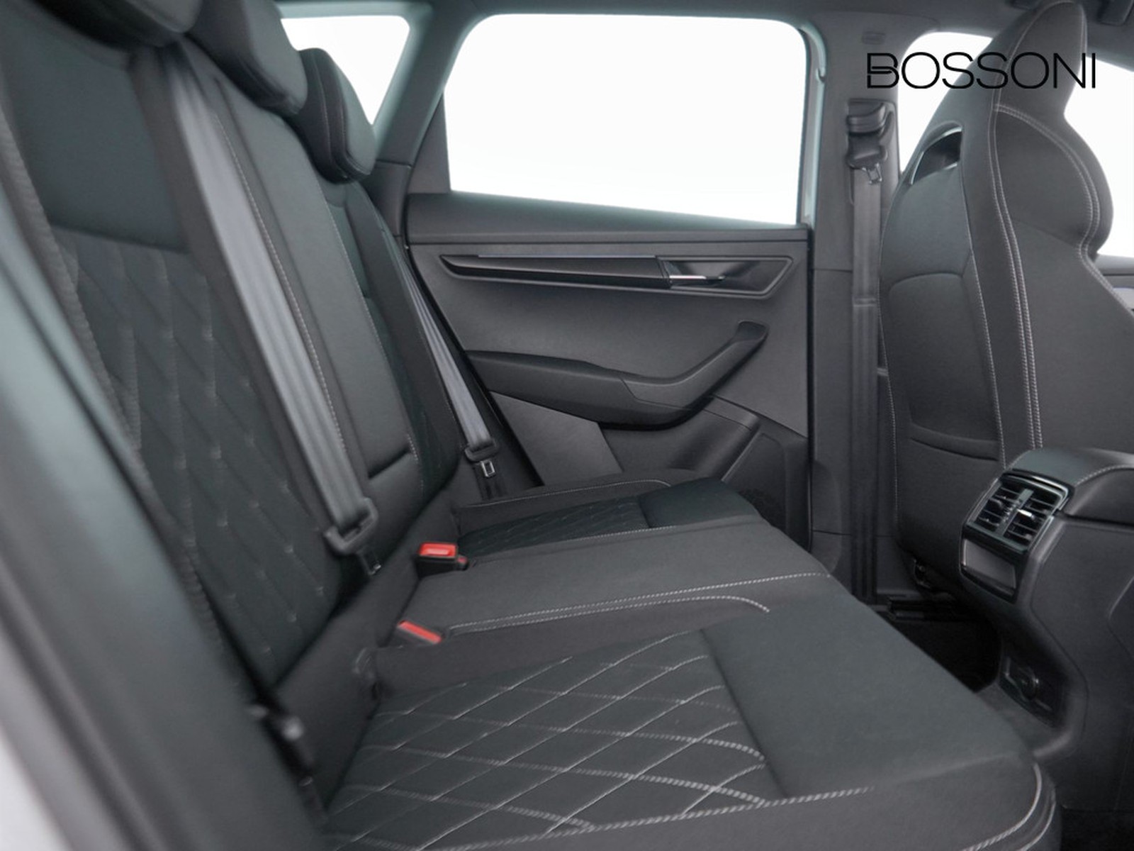 9 - Skoda Karoq 1.5 tsi act sportline dsg