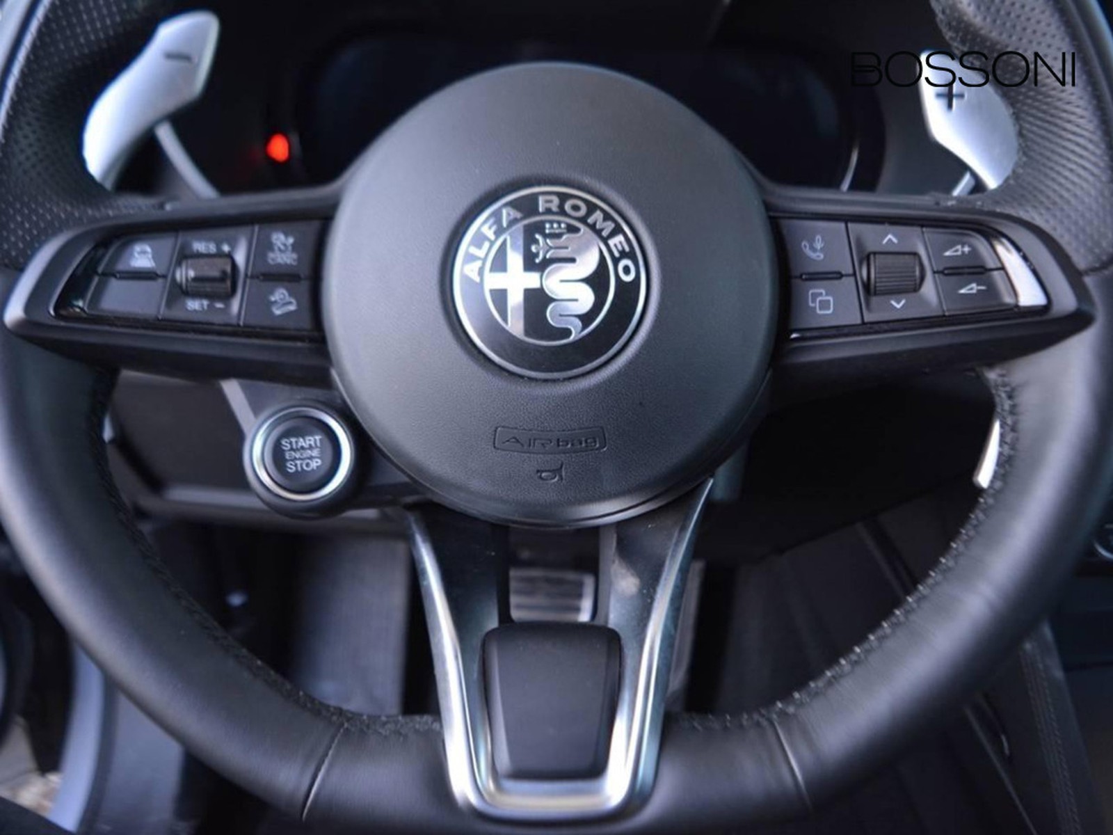 16 - Alfa Romeo Stelvio 2.2 turbo 210cv veloce q4 at8