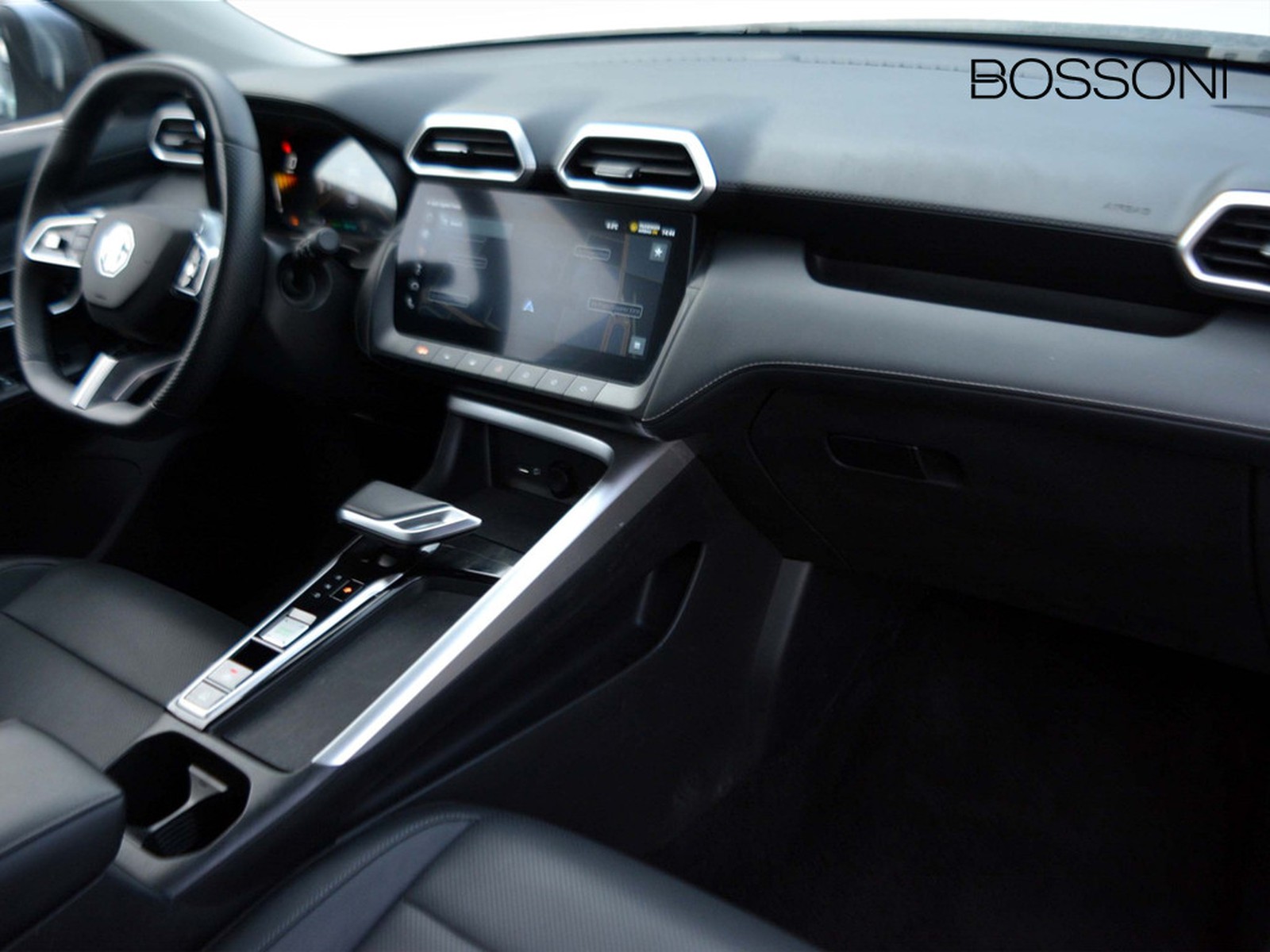 8 - Mg ZS 1.5 hybrid+ luxury auto